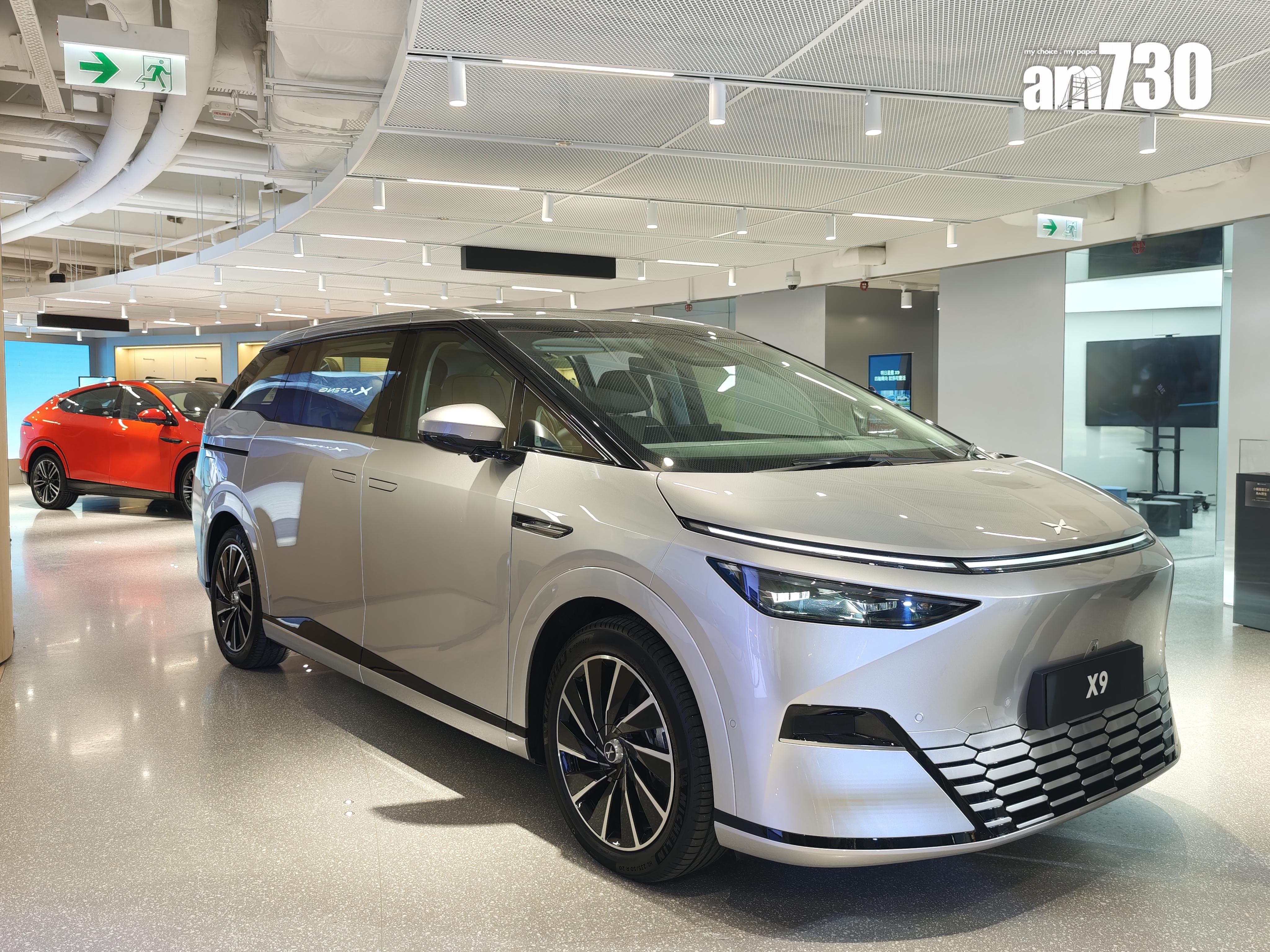 XPENG小鵬科技品牌形象店佔地11,500平方呎。