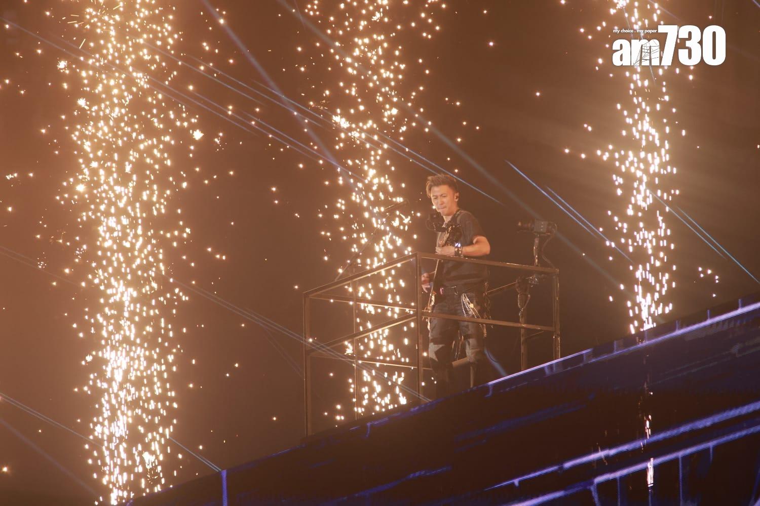 謝霆鋒全晚一套衫由頭唱到尾。 (羅錦鴻攝)