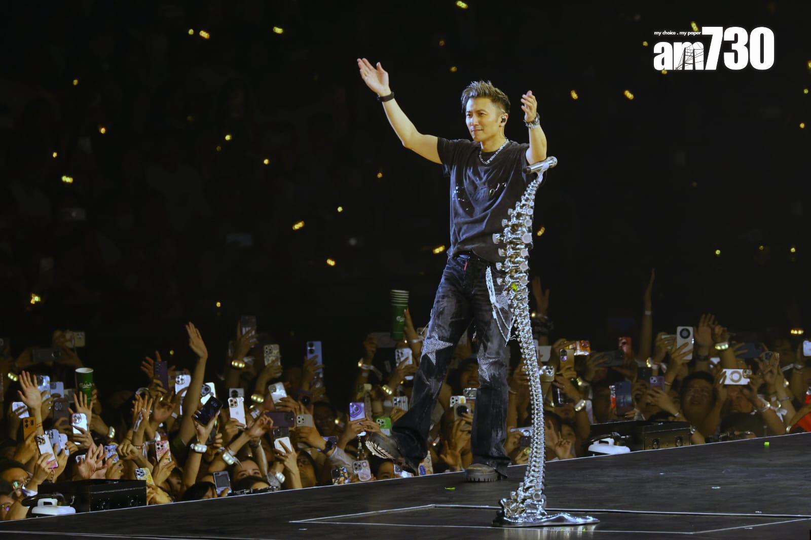 謝霆鋒及歌迷至今仍然回味演唱會的畫面。