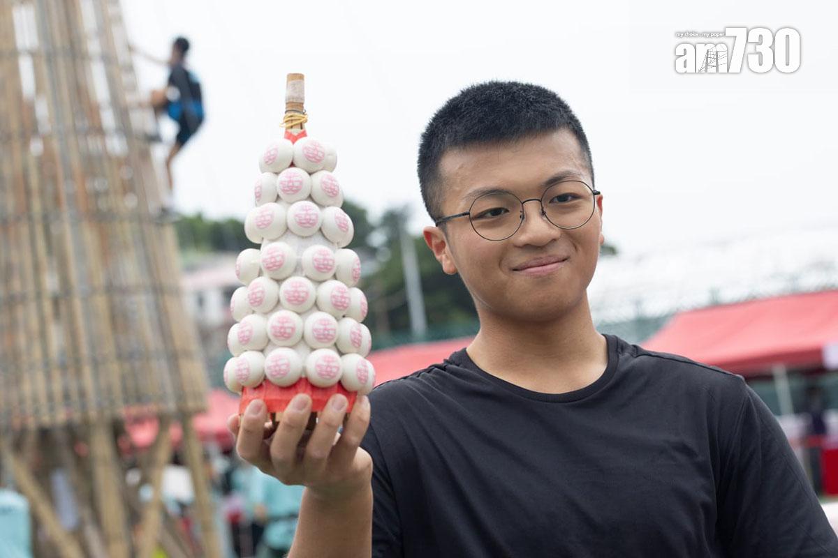 今年最年輕的18歲參賽者曾柏林表示,第一次參與很不習慣。(蘇文傑攝)