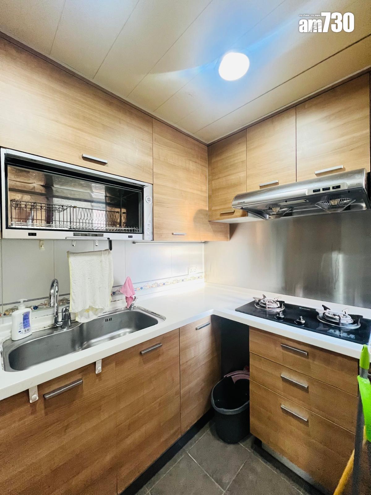 新界高層山海景三房8年跌價14% 呎價65XX元成交(有圖)|二手蝕讓