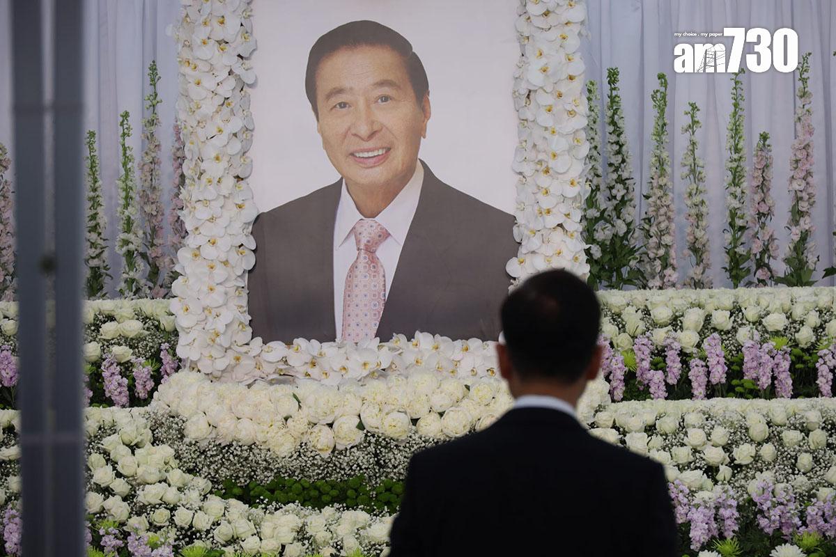 大型帳篷悼念區內設有李兆基紀念展覽。(鍾式明攝)