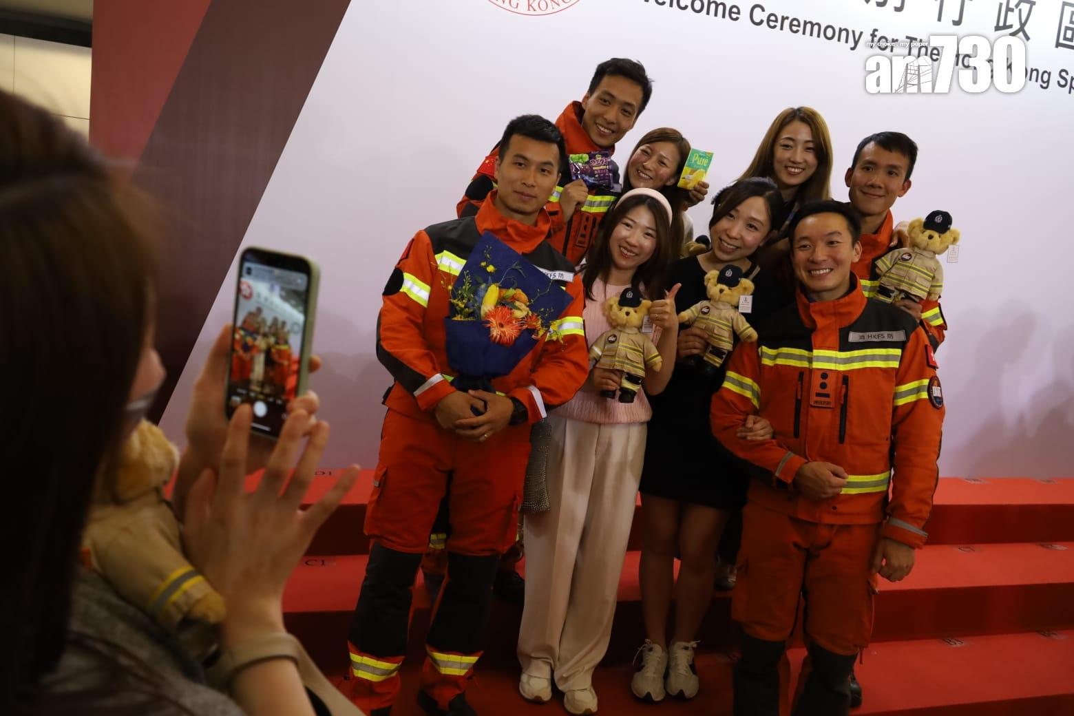 特區救援隊完成緬甸地震災區搜救任務返抵本港,政府舉行迎接儀式。(鍾式明攝)