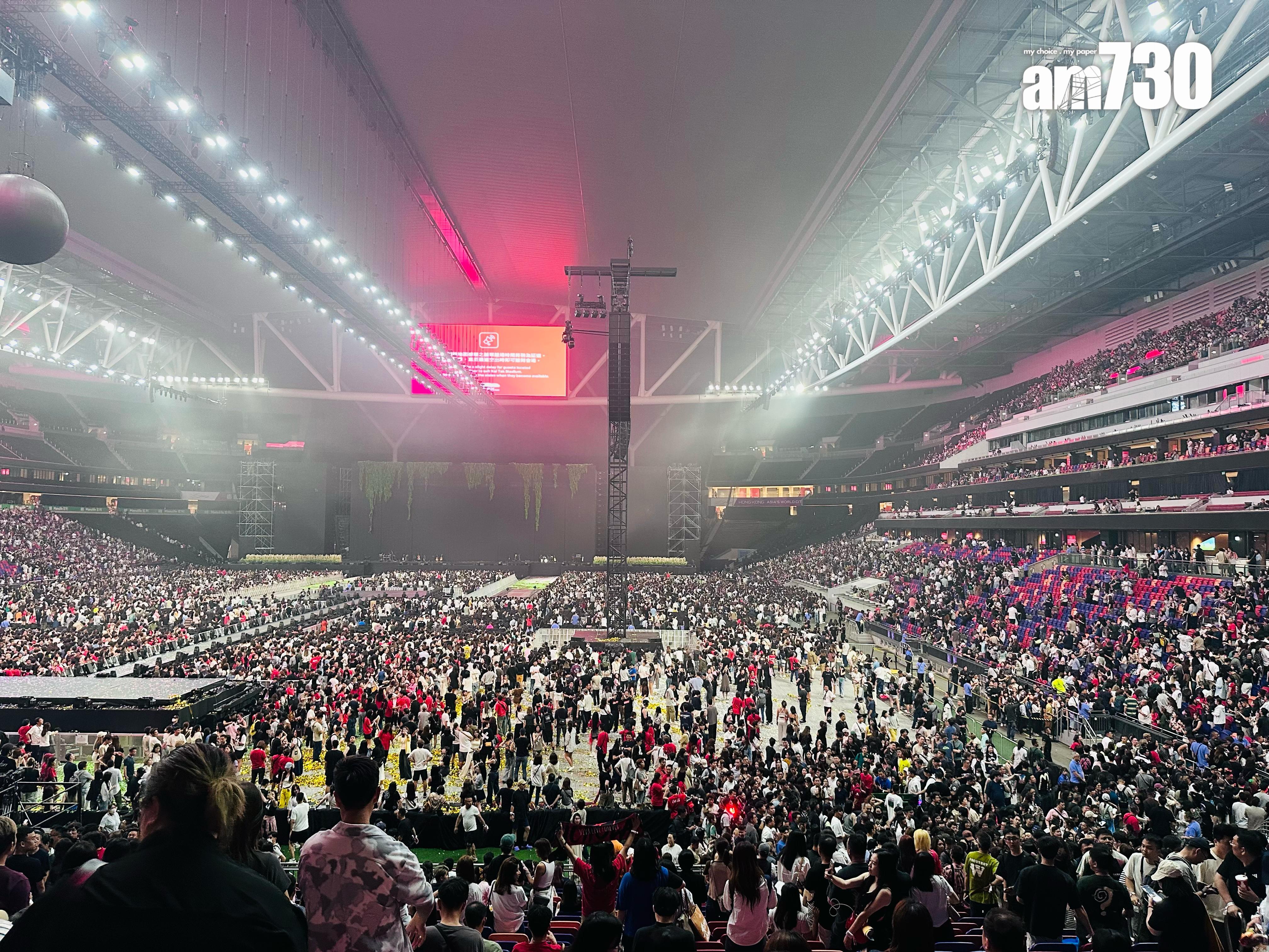 演唱會於晚上10時18分結束,觀眾大叫encore未肯離場。