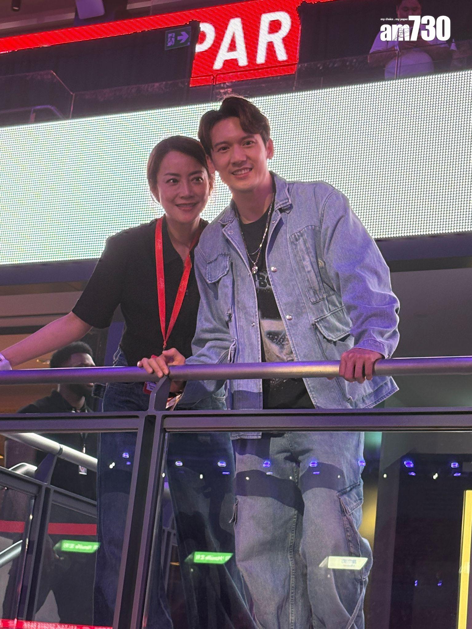 霍汶希率領英皇娛樂的旗下藝人拉隊支持。 (娛樂組攝)