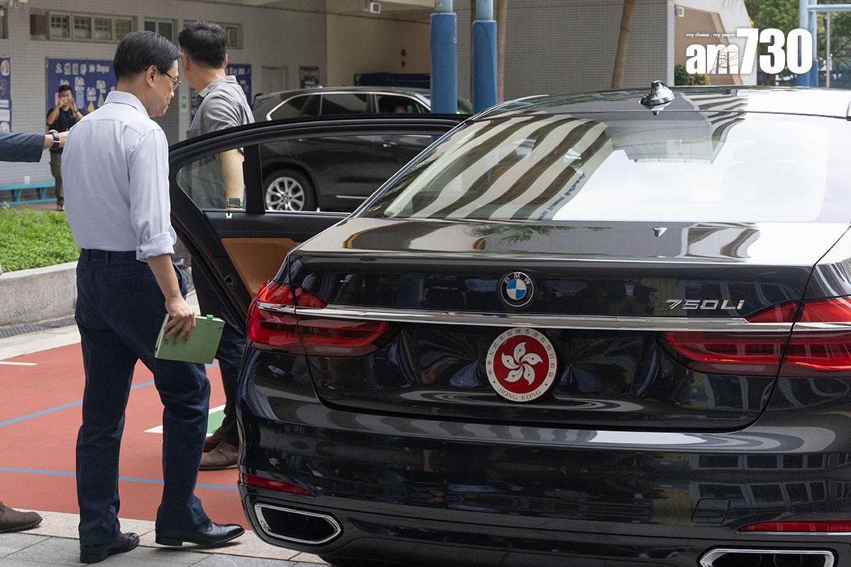 李家超平時會把握在車上的時間鍛練氣功。(資料圖片/蘇文傑攝)