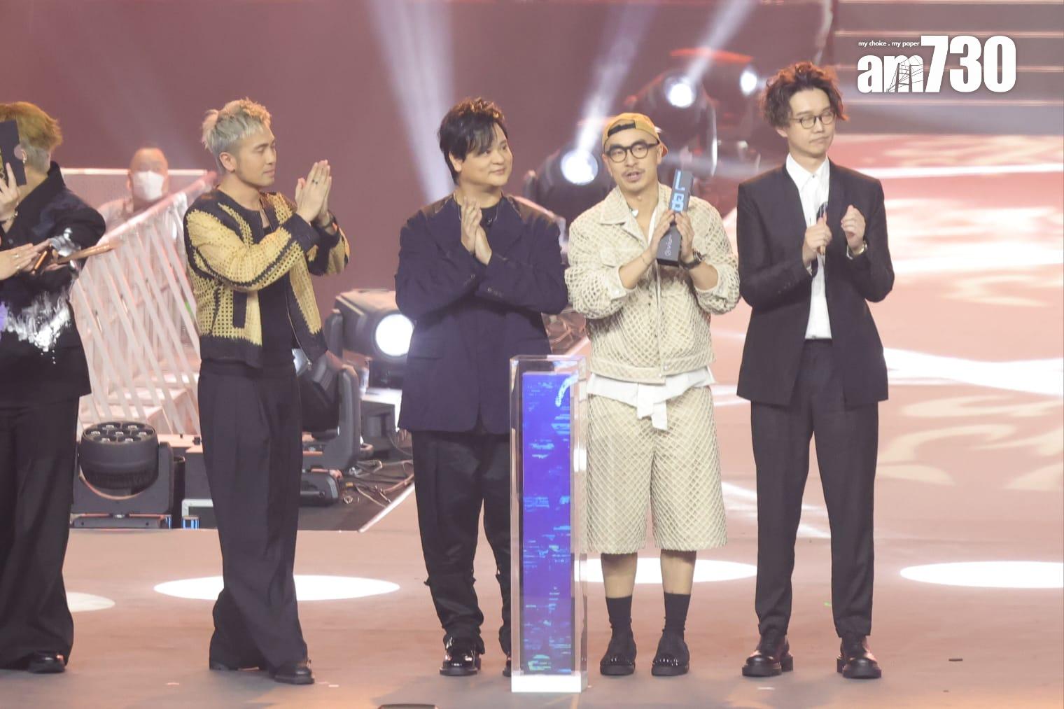 DEAR JANE《多謝你自己》獲頒「音樂第一 歌曲獎(搖滾歌曲)」。