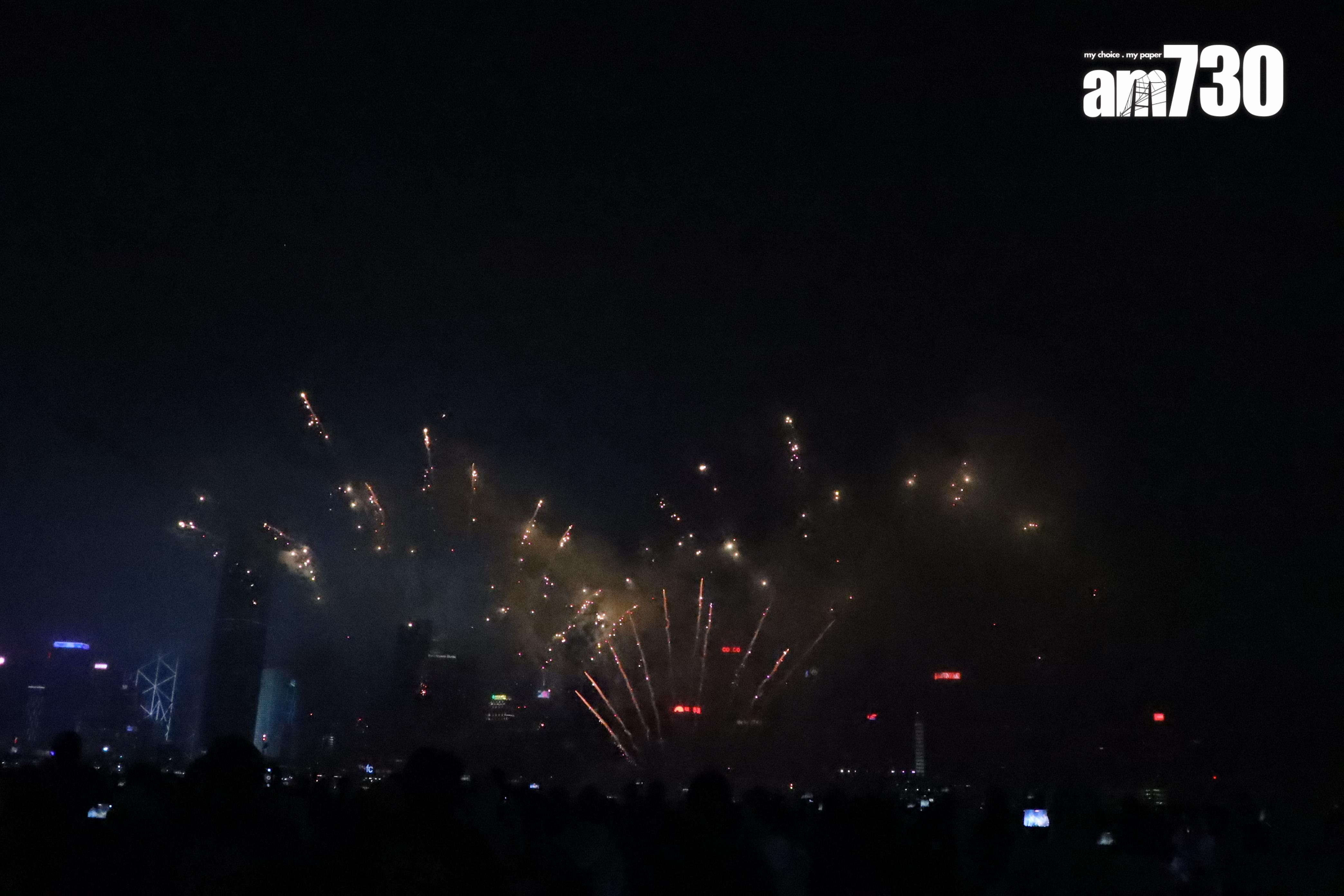 為慶祝姜濤26歲生日,後援會在西九首次舉行煙火匯演。(娛樂組攝)