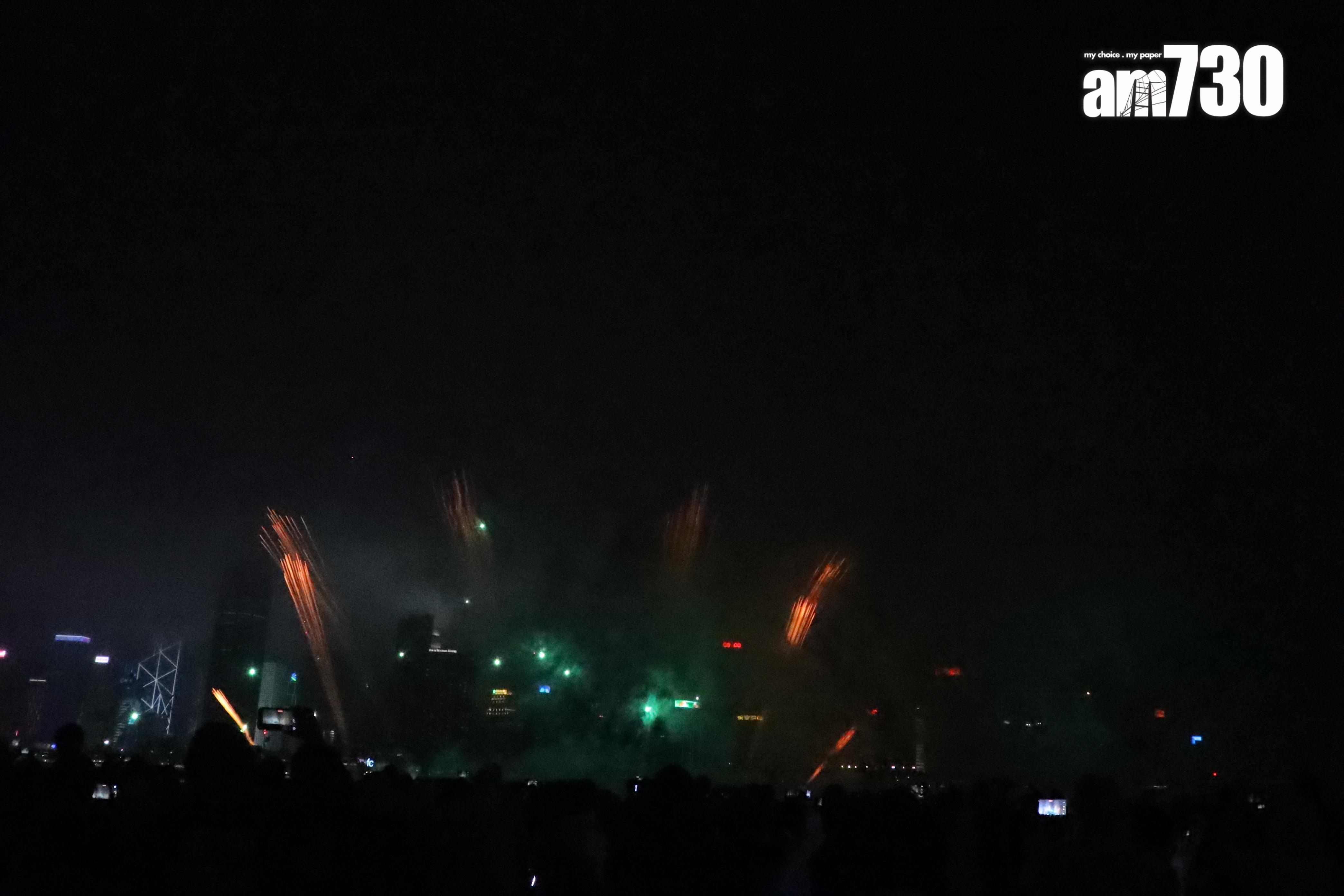 為慶祝姜濤26歲生日,後援會在西九首次舉行煙火匯演。(娛樂組攝)