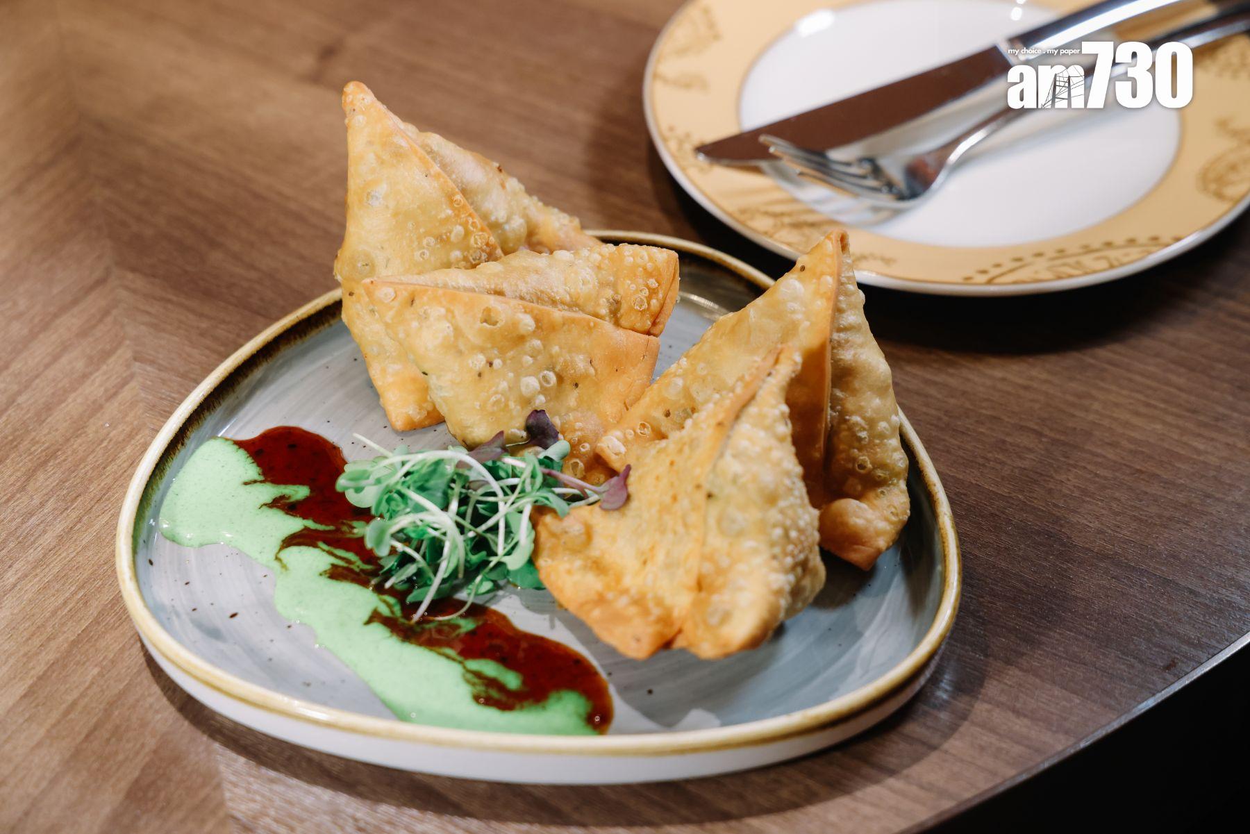 素菜餡角$68/2件、$128/4件 即叫即包製即炸,味道新鮮脆口。(吳康琦攝)