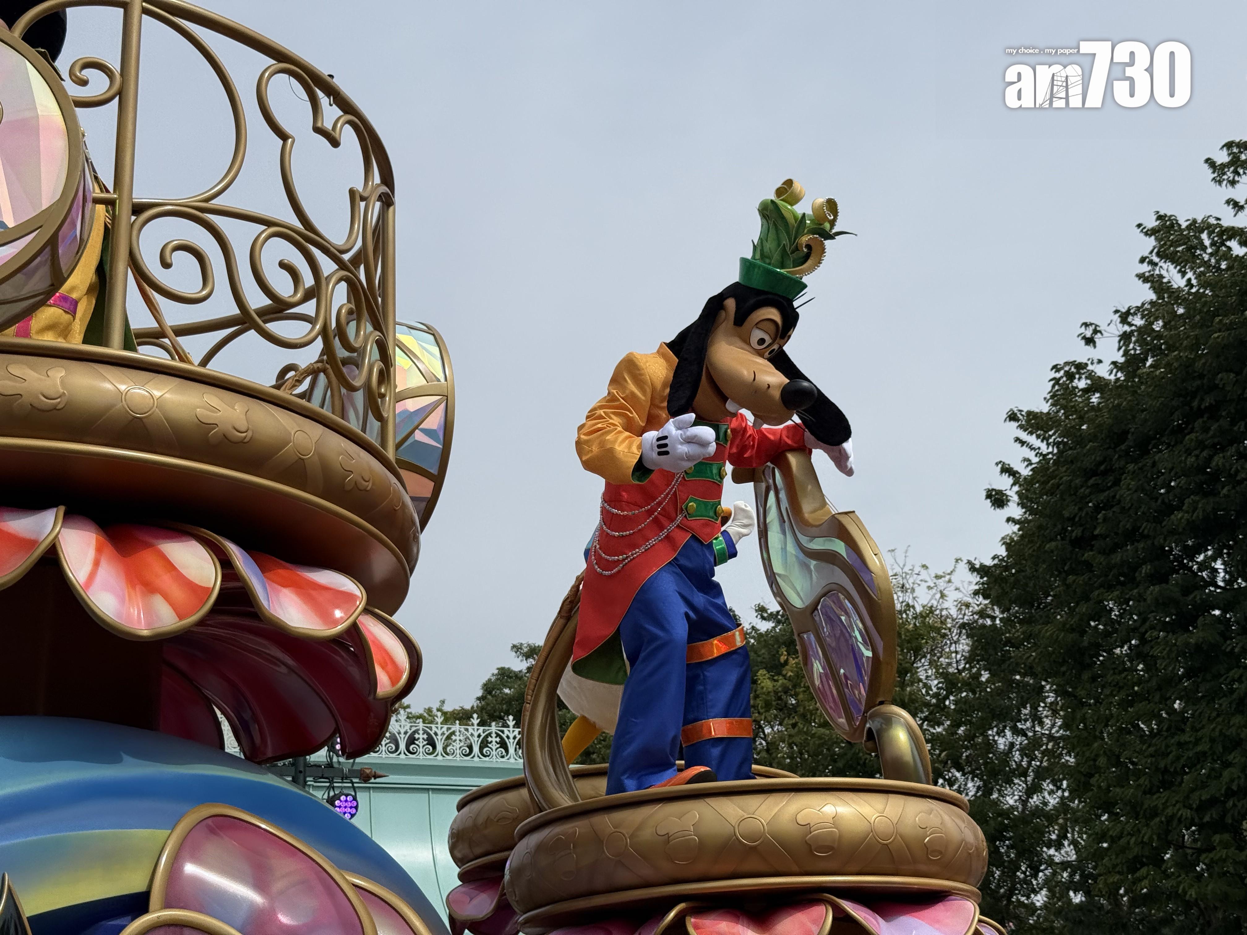 米奇與好友。(本報攝)