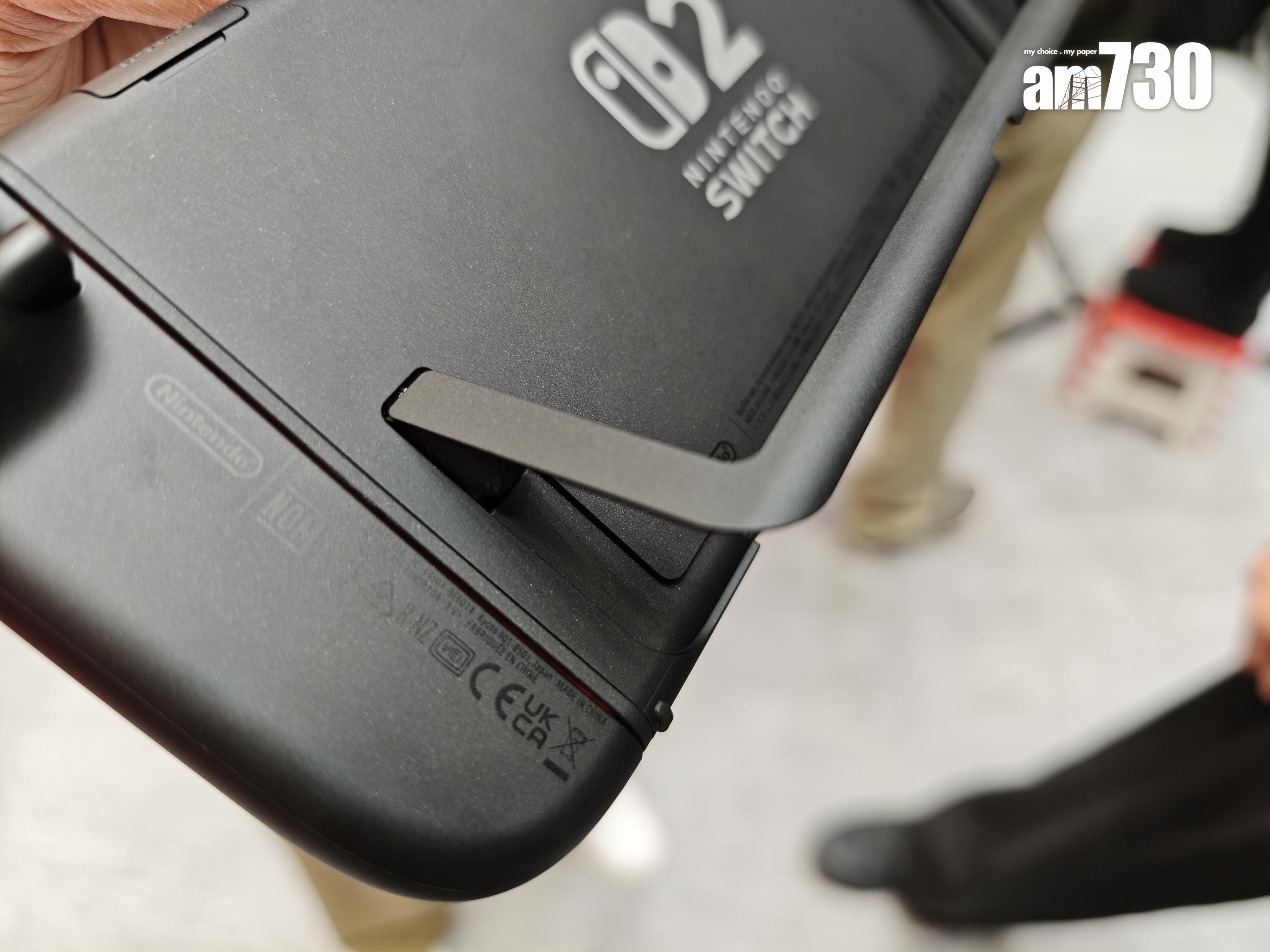 Switch 2的支架變成幼身,可調校角度更大。