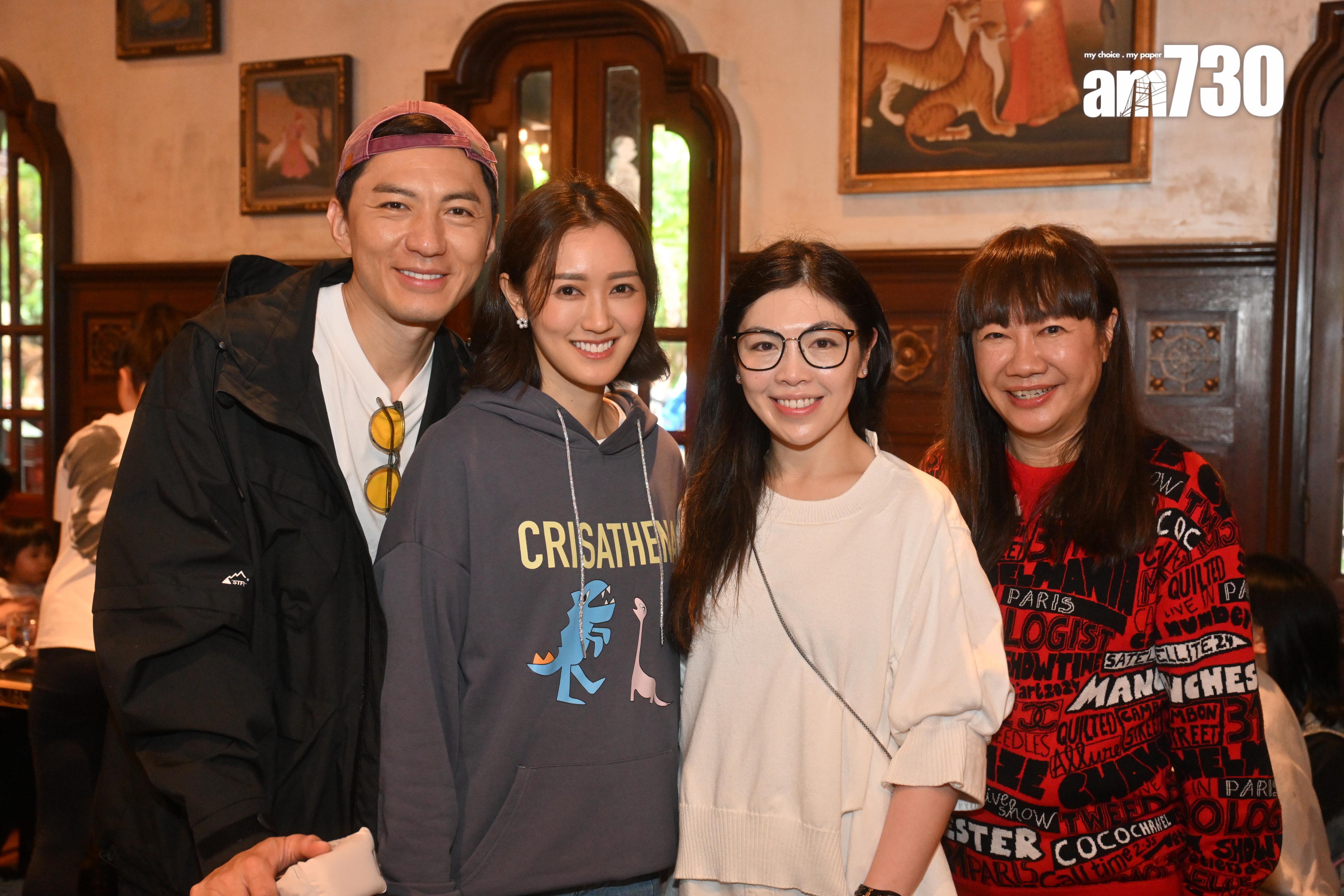 袁偉豪、張寶兒與李何芷韻主席(右一)、譚毓楨副主席(右二)合照。