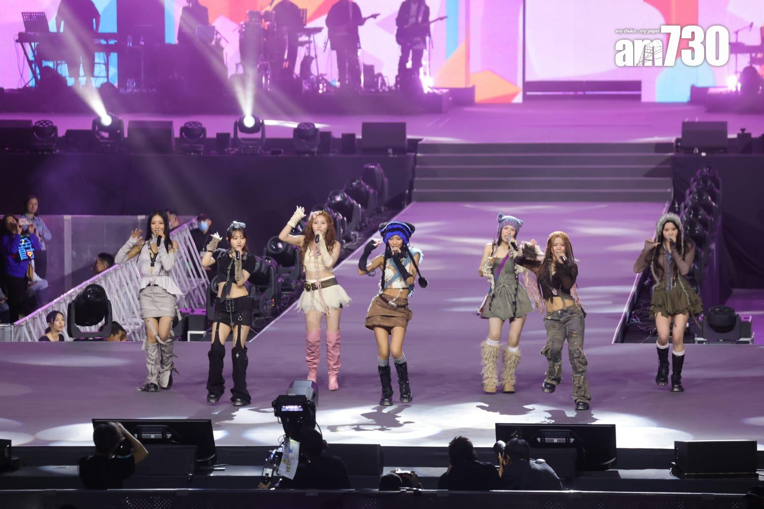 COLLAR出場唱《Shake Shake》。