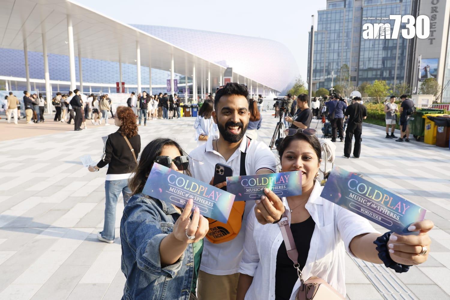 Coldplay演唱會於啟德體育園場外情況。(林俊源攝)