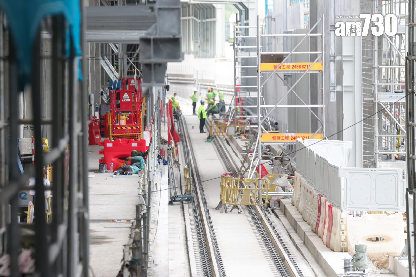 東涌東站的地基工程已完成,正開展車站月台等工程。(吳康琦攝)