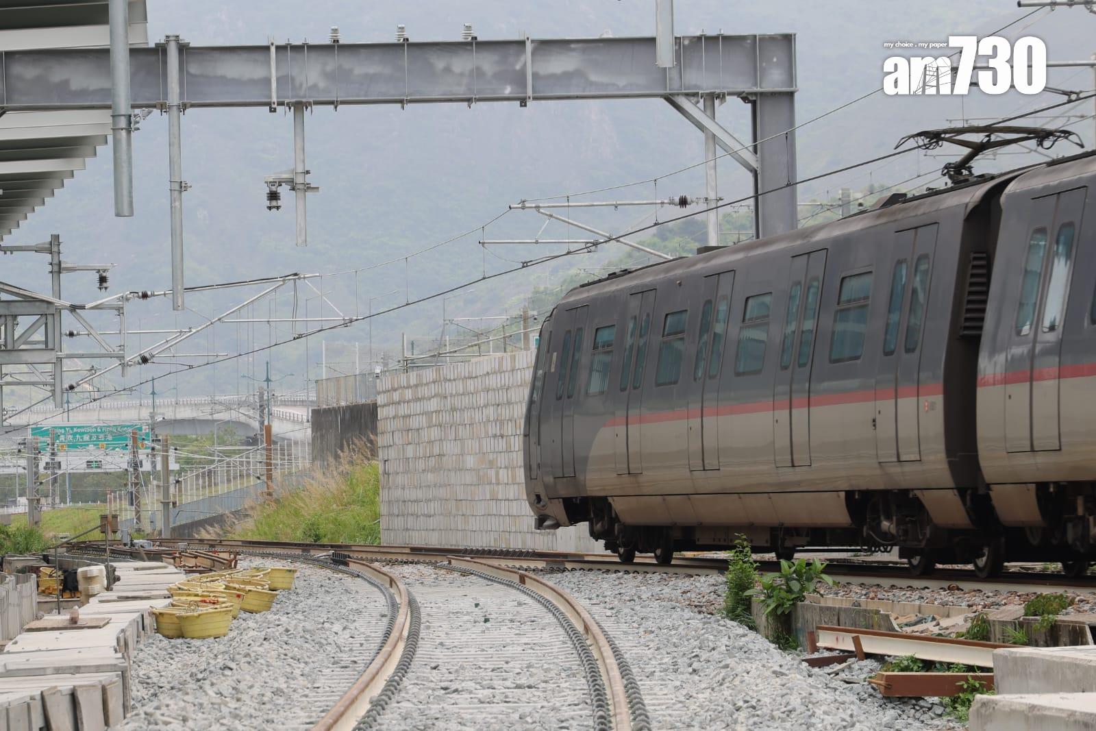東涌綫來往東涌及欣澳4.19晚上11時收車。(吳康琦攝)