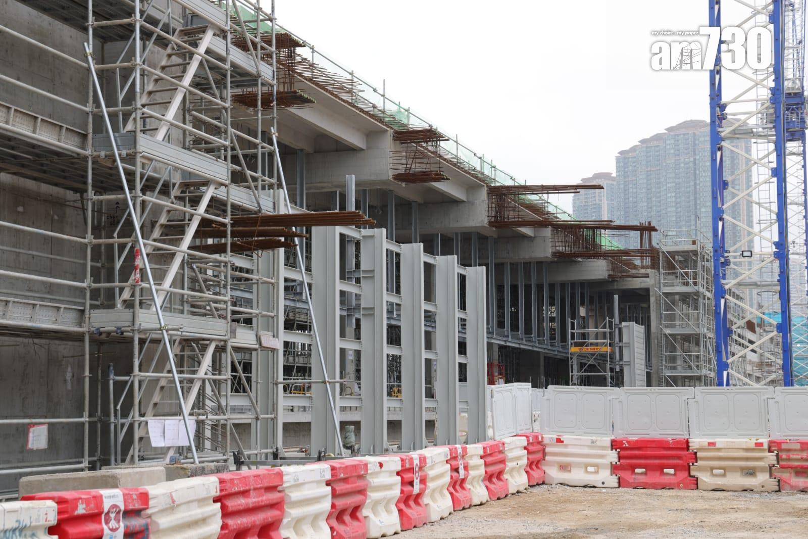 東涌東站的地基工程已完成,正開展車站月台等工程,預計2029年完工。(吳康琦攝)