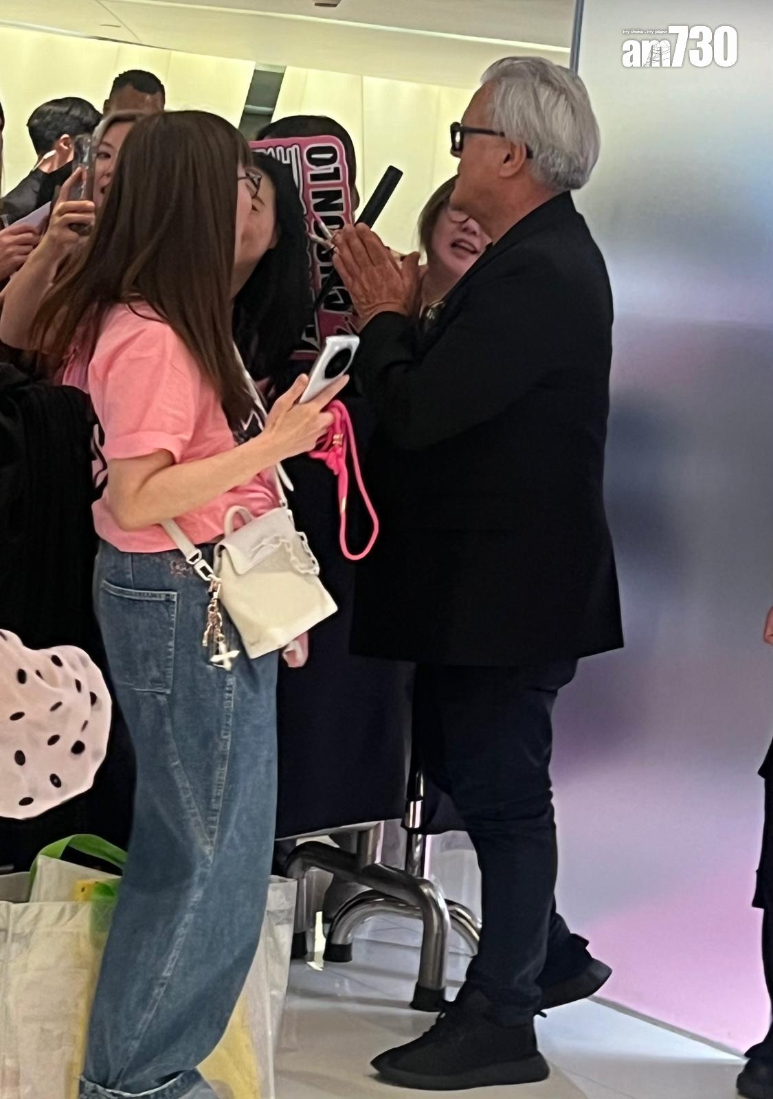 活動結束後,Zanotti為神徒簽名,並多謝神徒為他慶生。(娛樂組攝)