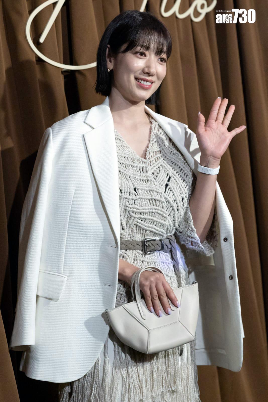 朴信惠來港用廣東話打招呼,並表示很久沒有來港跟大家見面。(蘇文傑攝)