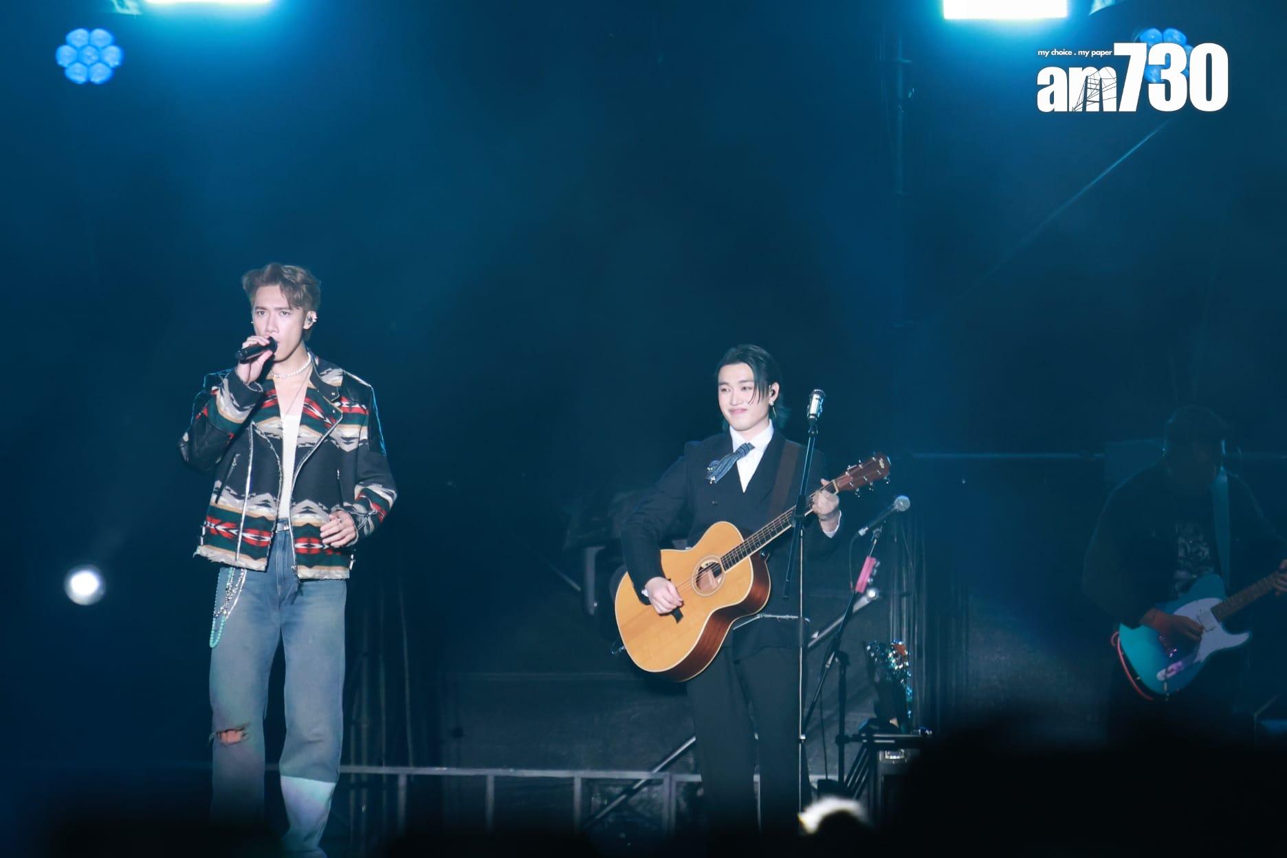 邱士縉Stanley首次live唱新歌,Jer柳應廷以結他伴奏。(羅錦鴻攝)