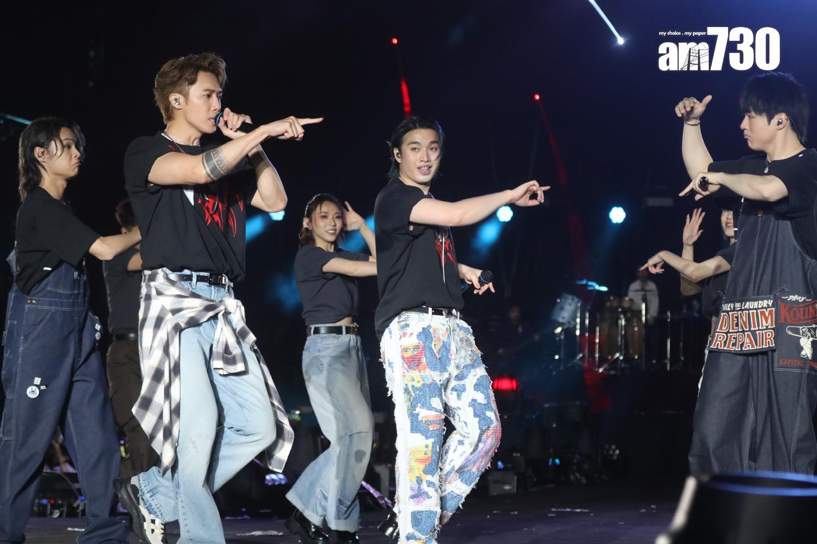 Jer、Ian、Stanley和Tiger在encore時段跳唱團歌《Catch a Vibe》。(娛樂組攝)