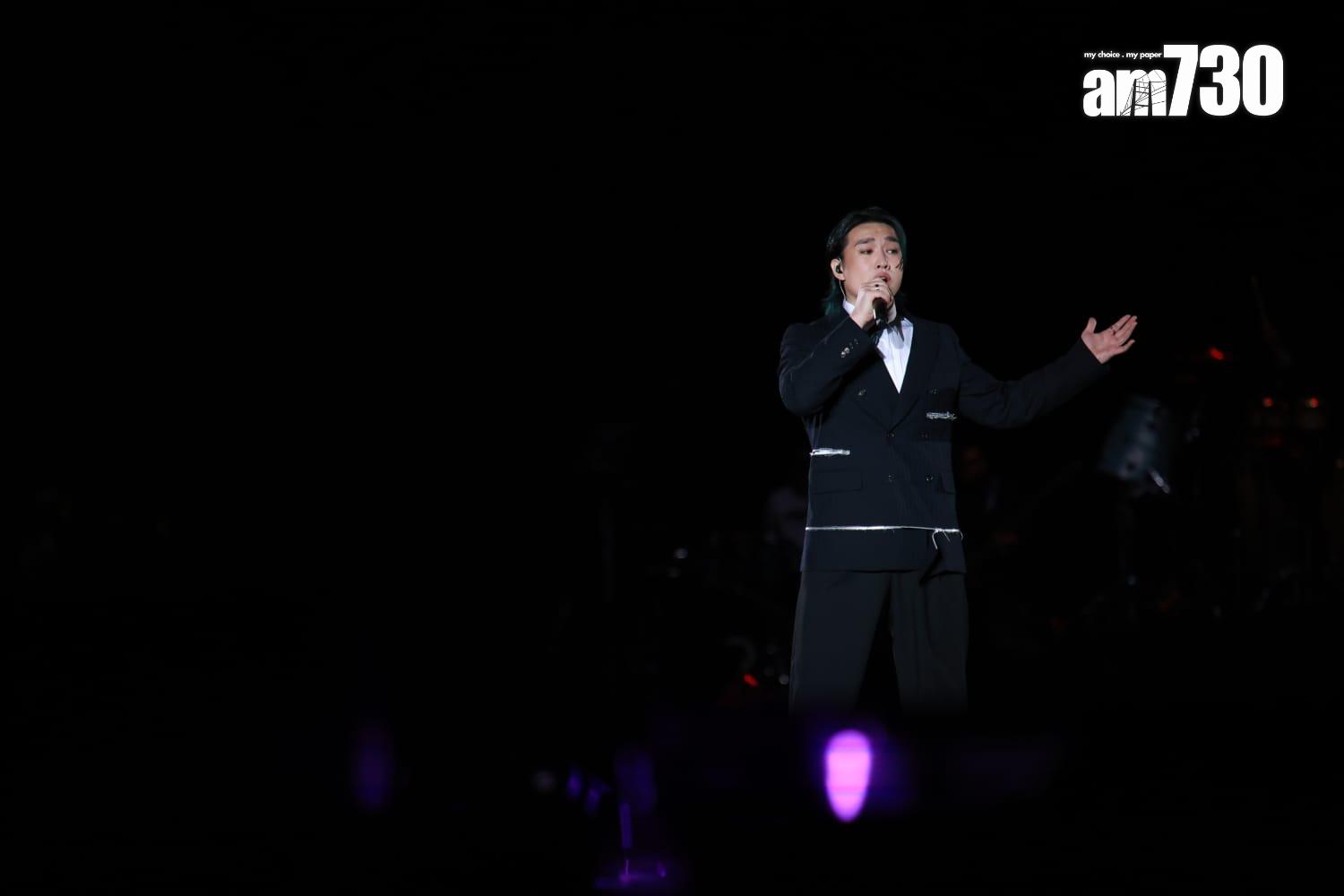 Jer柳應廷在《Wild and Gentle Live 2025》演唱會solo環節,負責Gentle部分。(羅錦鴻攝)