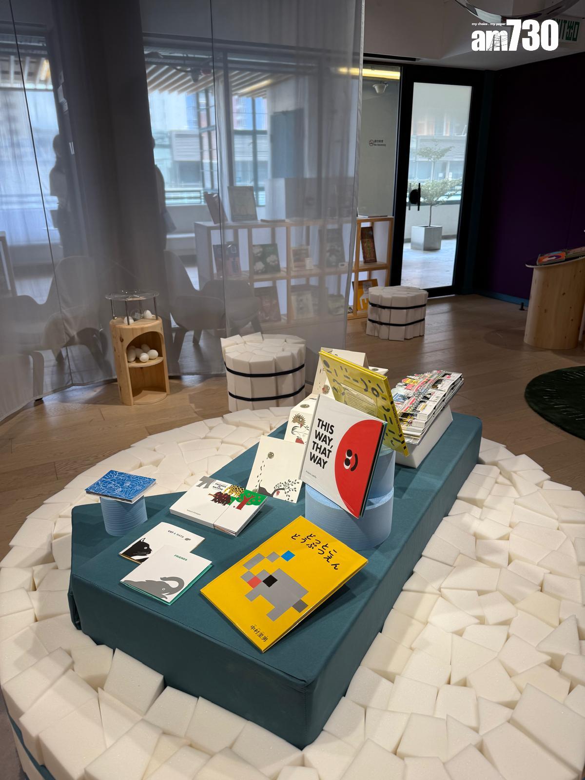 現場擺放超過60本無字繪本