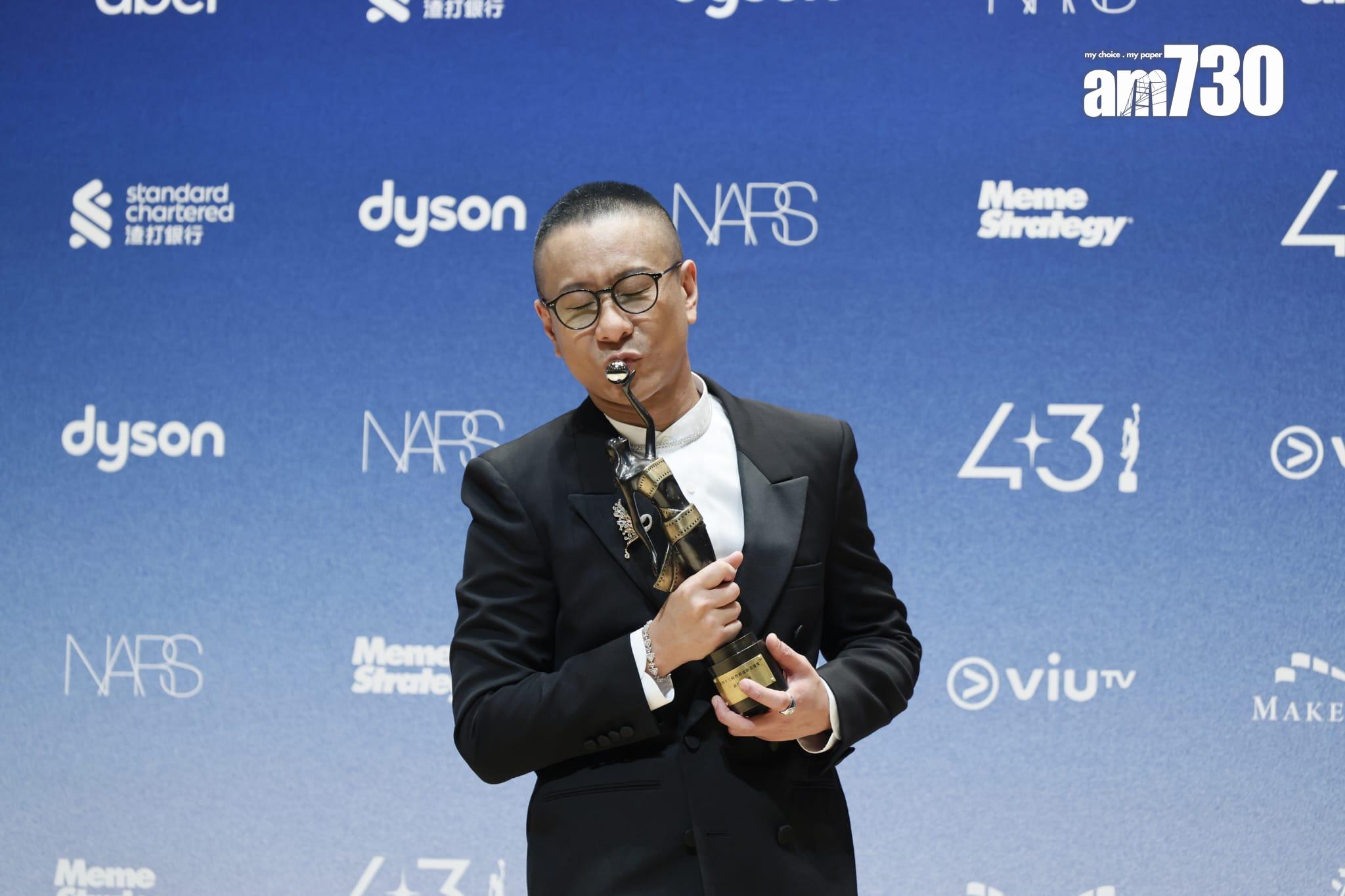 朱栢康憑《破.地獄》首奪男配角獎,肉緊地咀爆獎座。(蘇文傑攝)