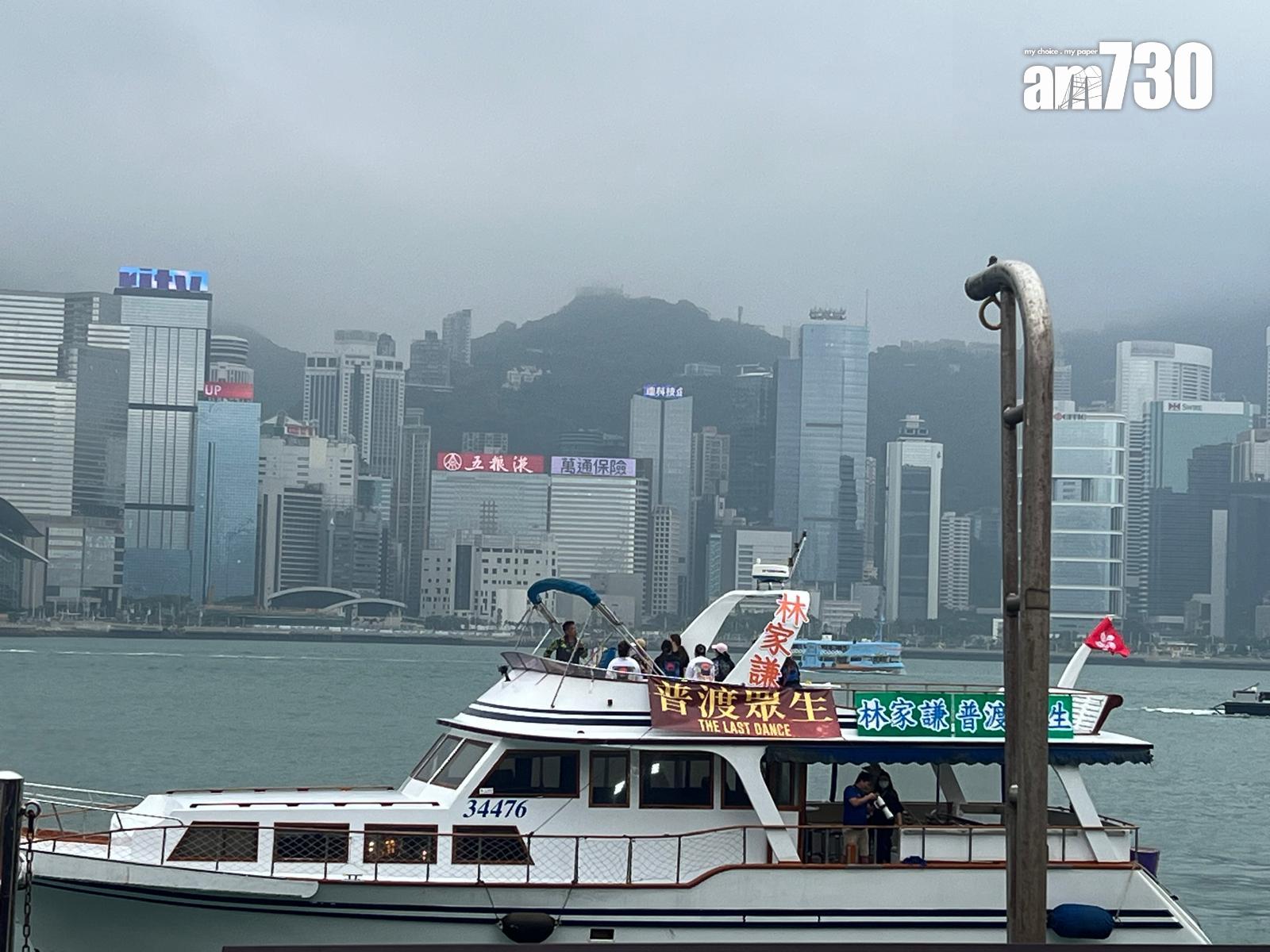 林家謙fans亦有租艇出海。(娛樂組攝)