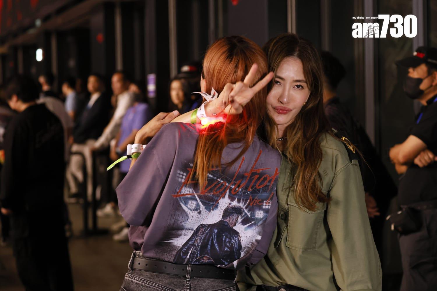 周汶錡、徐濠縈齊齊睇騷。 (娛樂組攝)