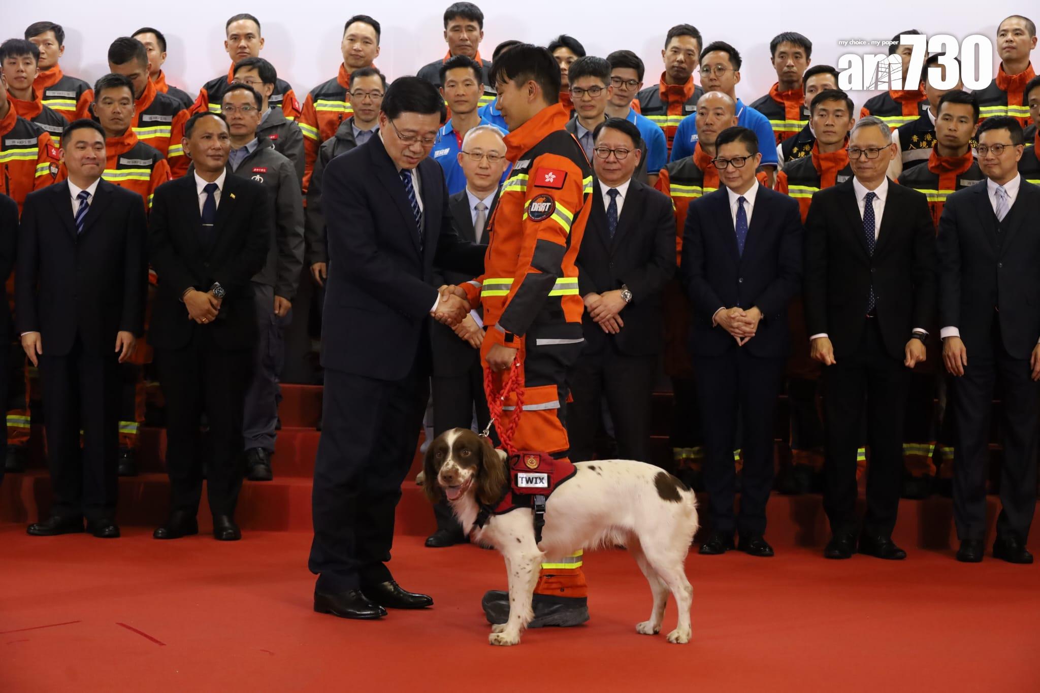 救援隊回港。(鍾式明攝)