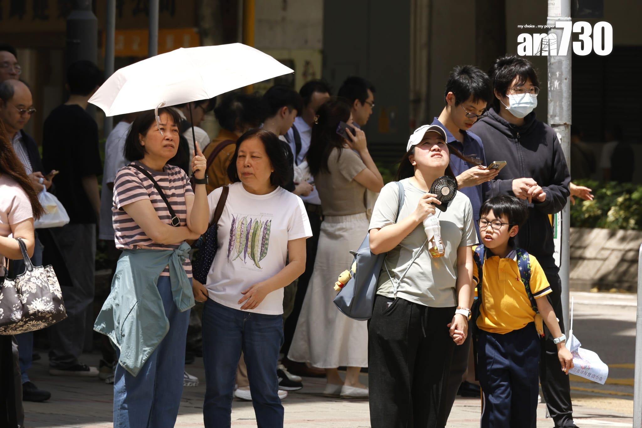 天文台發出酷熱天氣警告(林俊源攝)