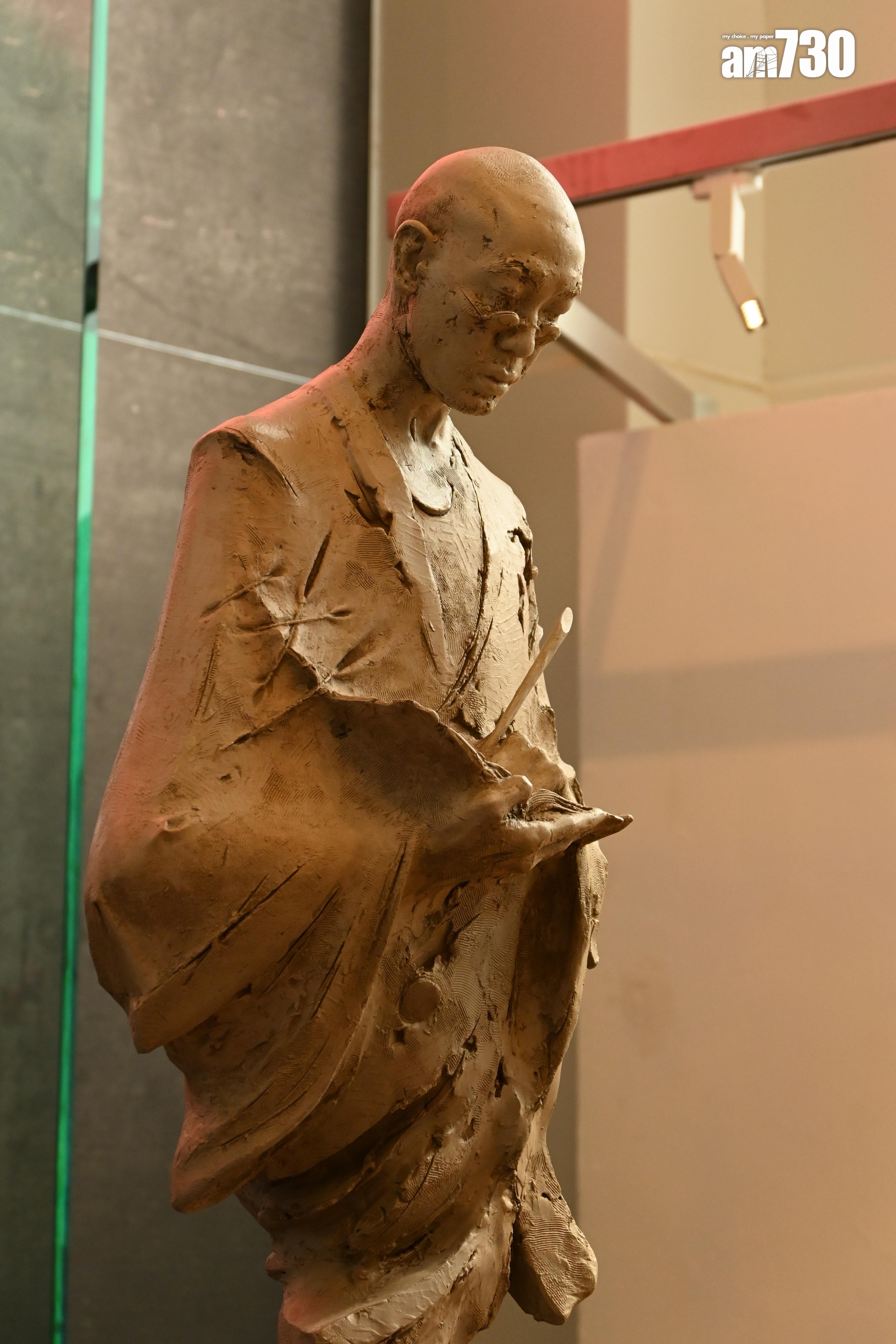 導演找來西班牙雕塑家Eudald de Juana Gorriz為電影創作出一系列雕塑。