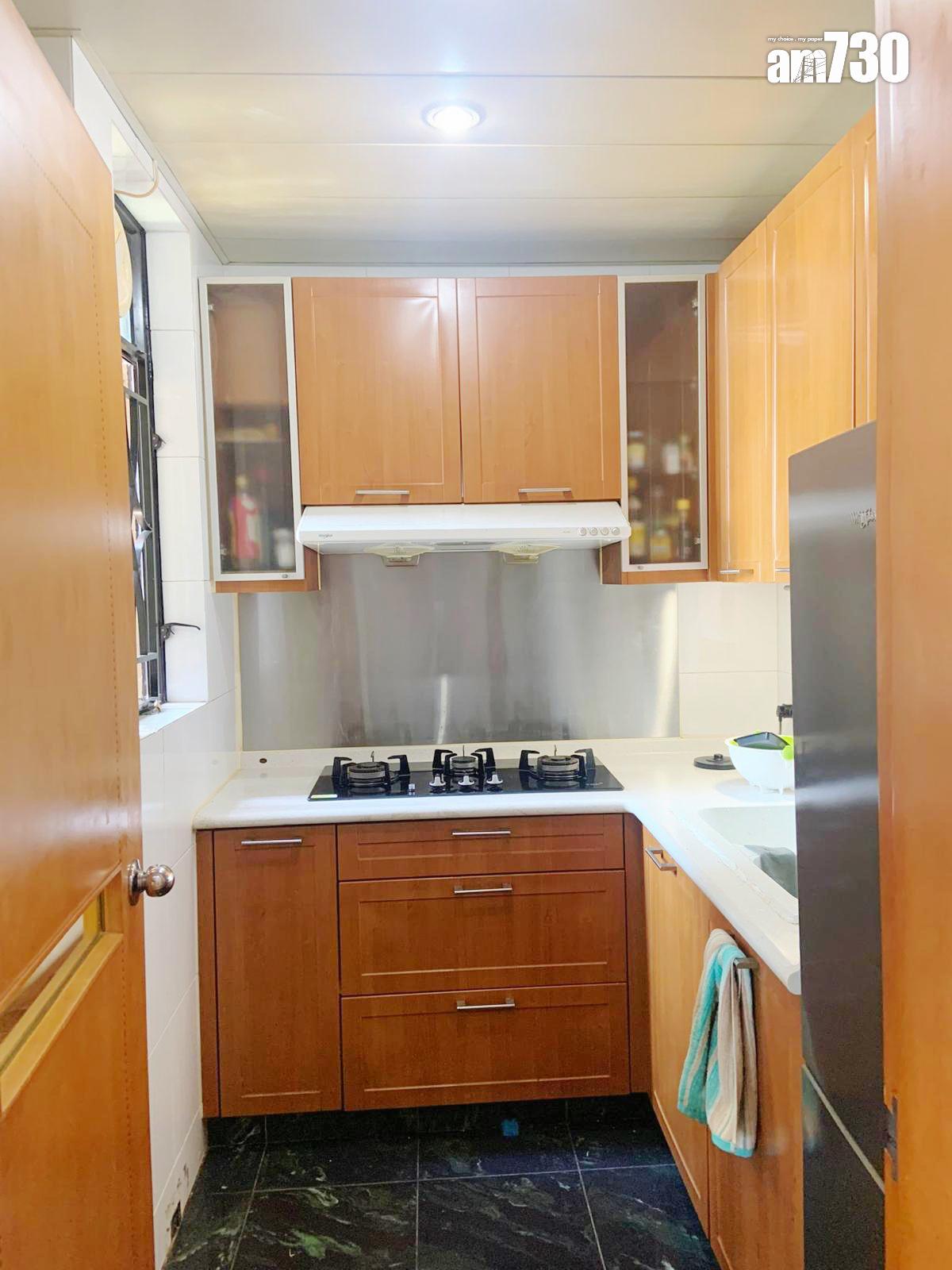 跌穿12年前買入價!屯門愛琴海岸海景三房547萬獲同屋苑換樓客接手(有圖)|二手蝕讓