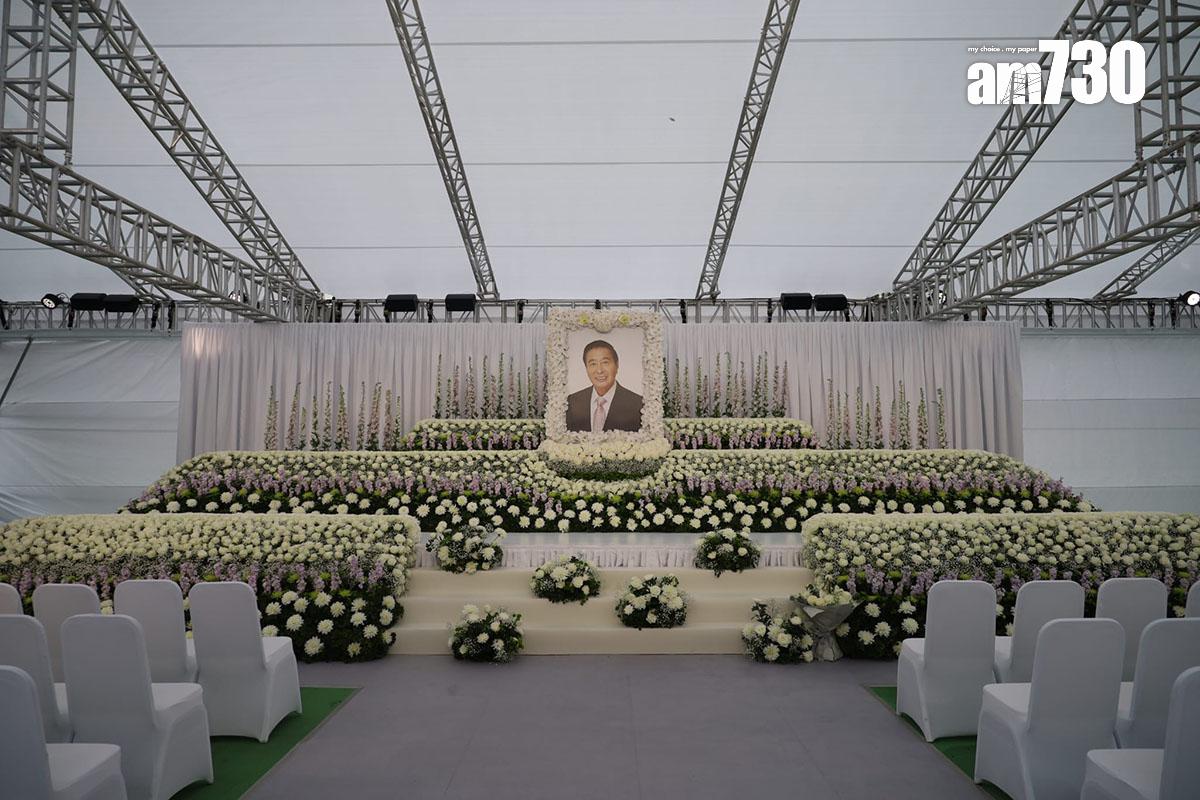 大型帳篷悼念區內設有李兆基紀念展覽。(鍾式明攝)