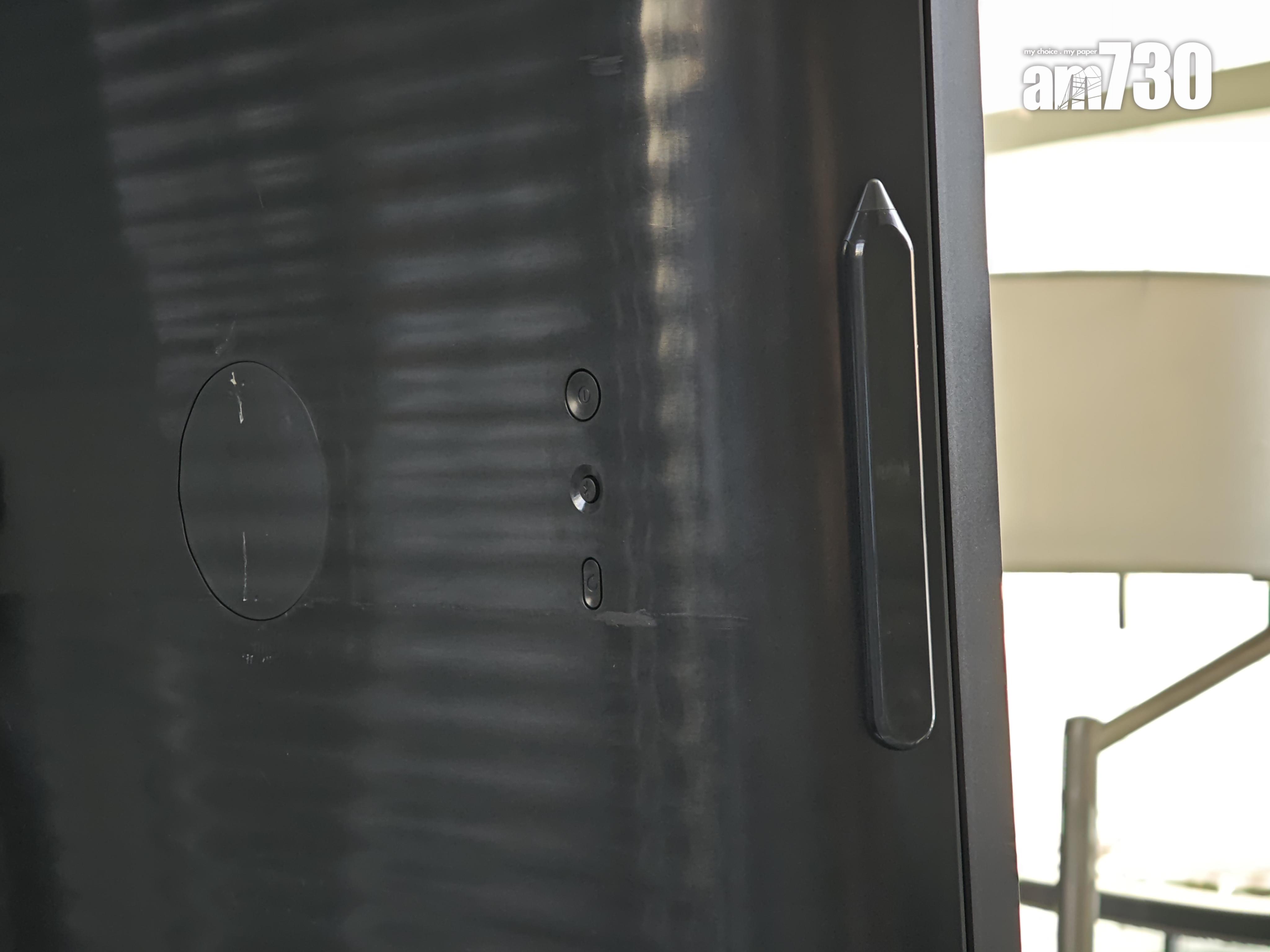 屏幕標配兩支精準觸控筆。