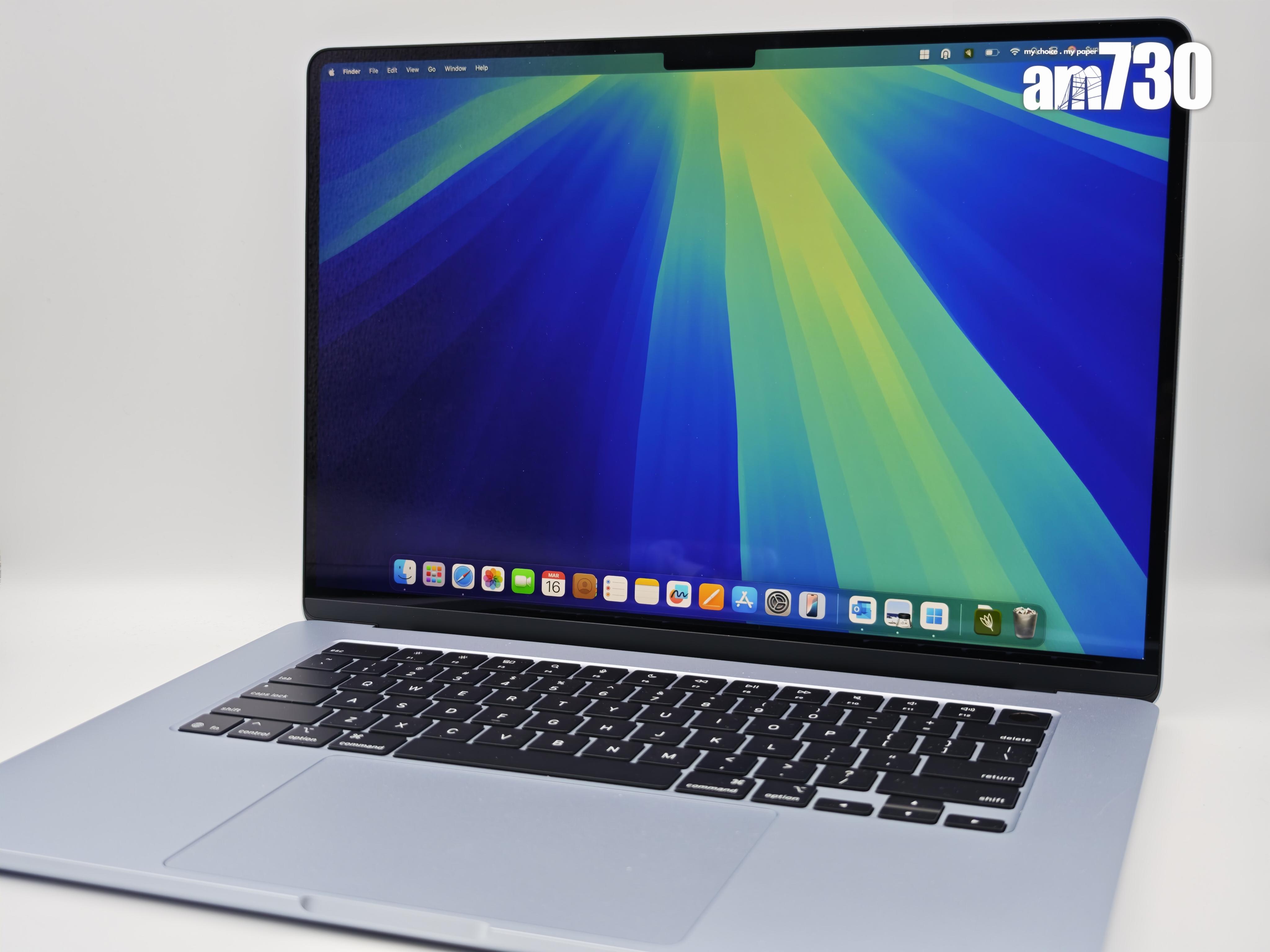 MacBook Air M4有15.3吋及13.6吋Liquid Retina顯示器。