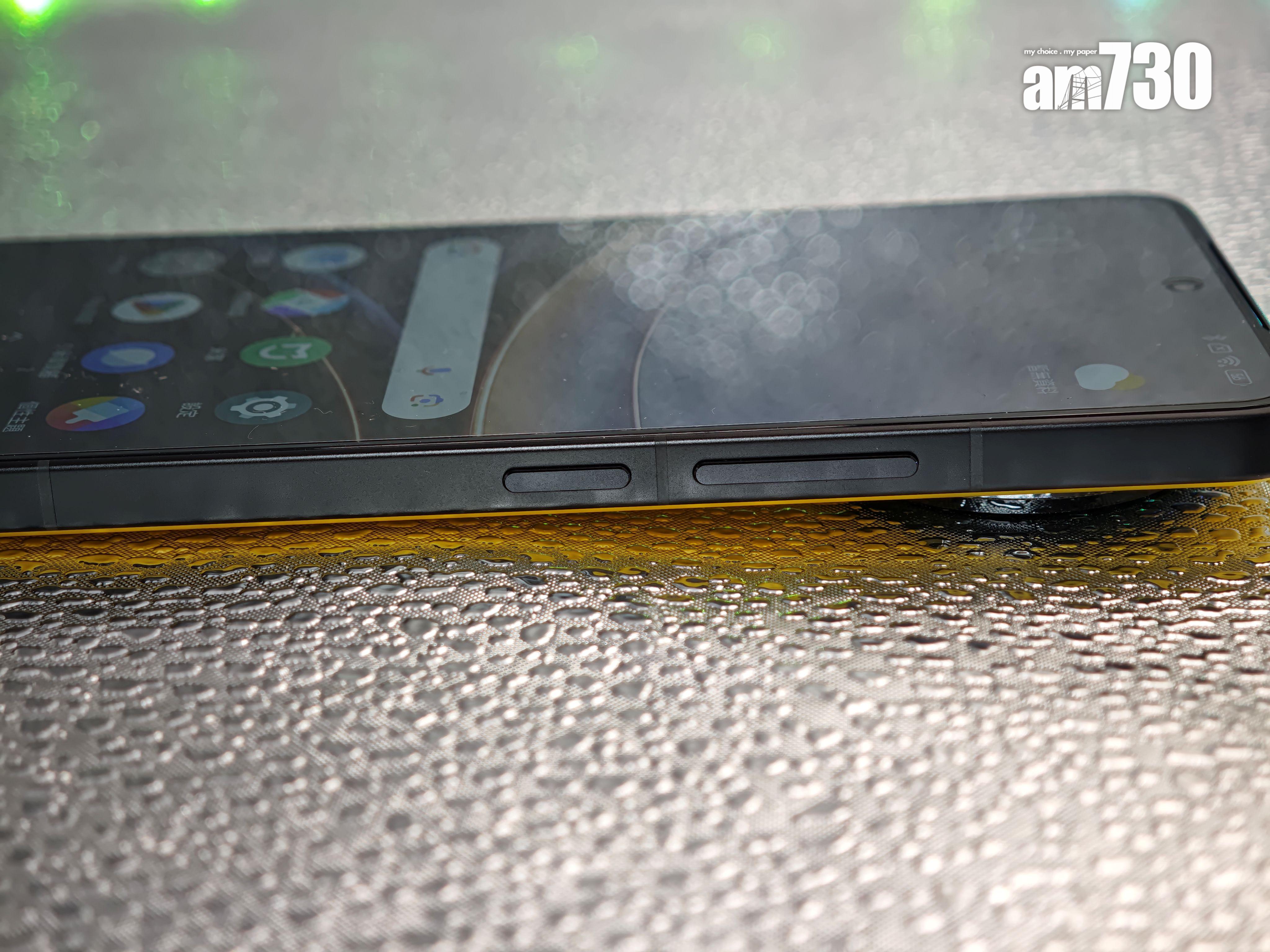 POCO F7 Ultra機身只有8.39mm厚,重212g,手感不俗。