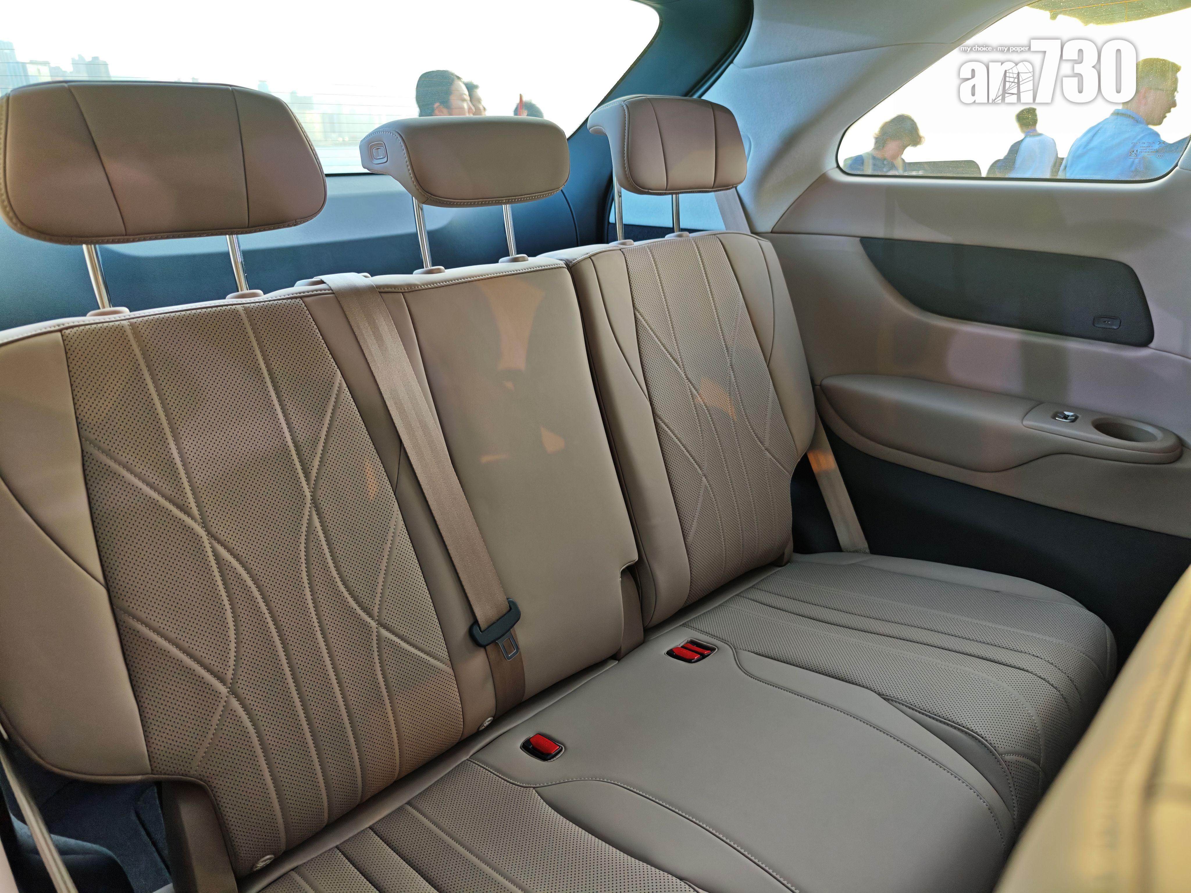 XPENG X9後排空間亦充足,更可調節角度。