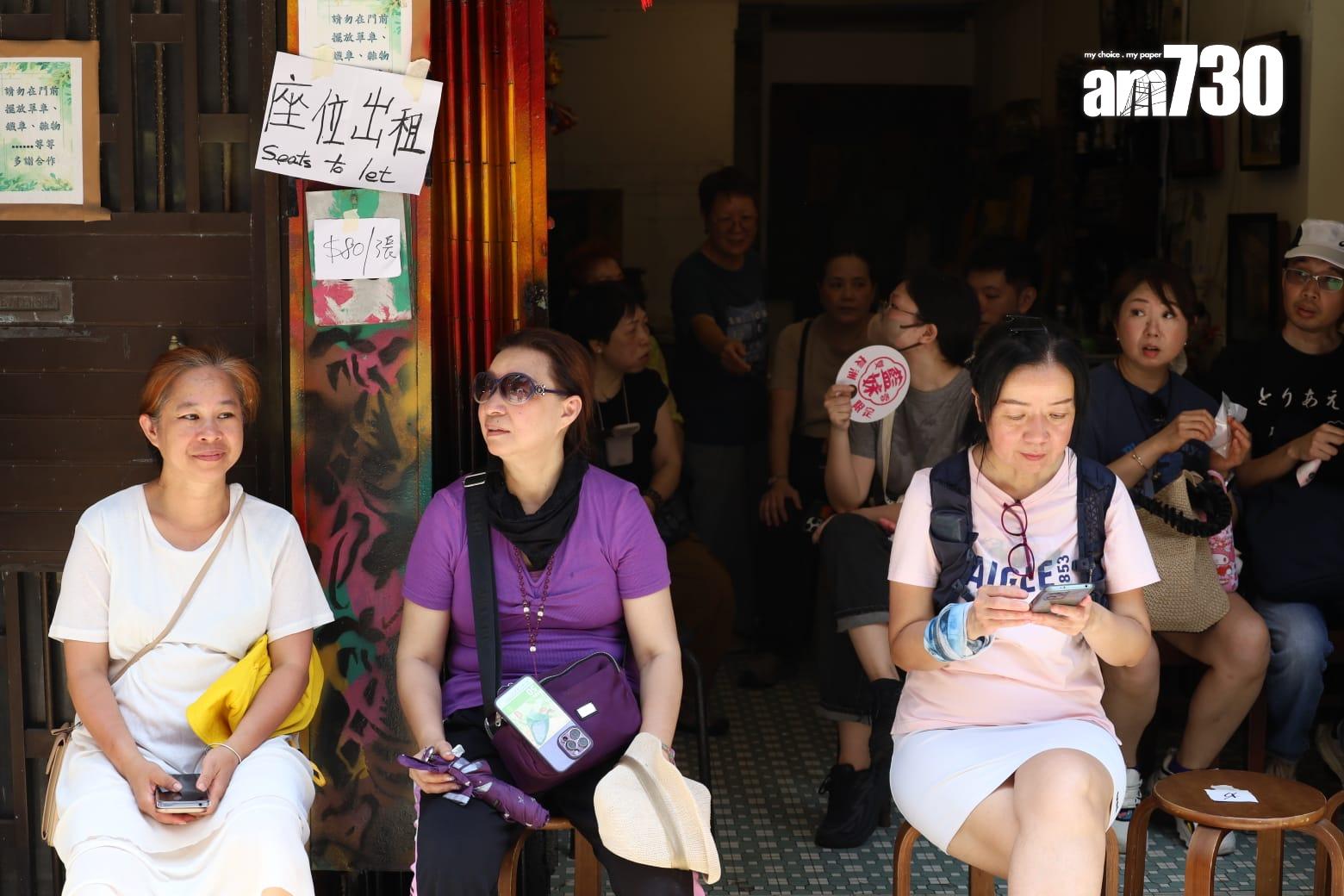 有店舖出租座位。(鍾式明攝)