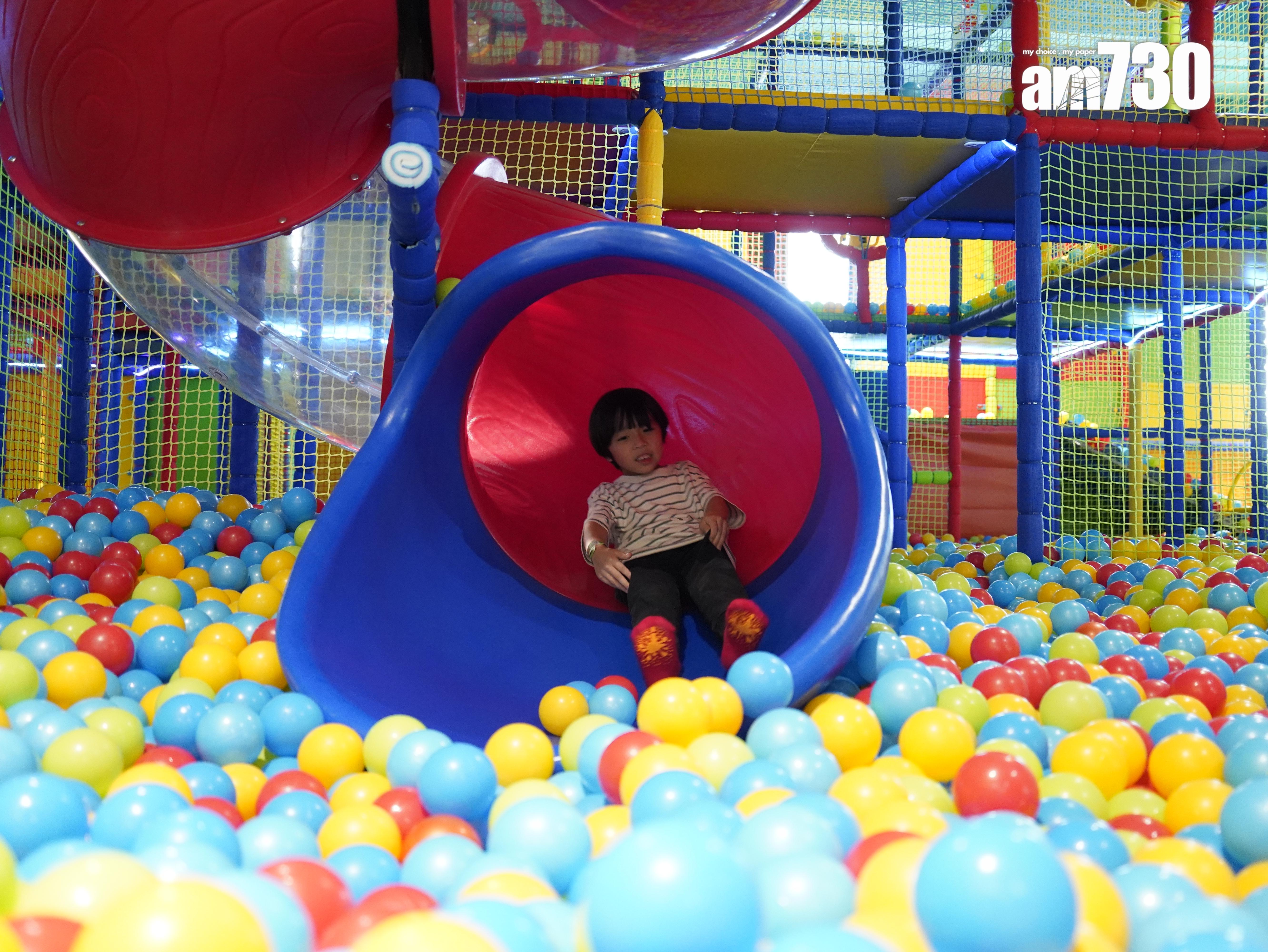 兩層高旋轉滑梯(歐迪栢攝)