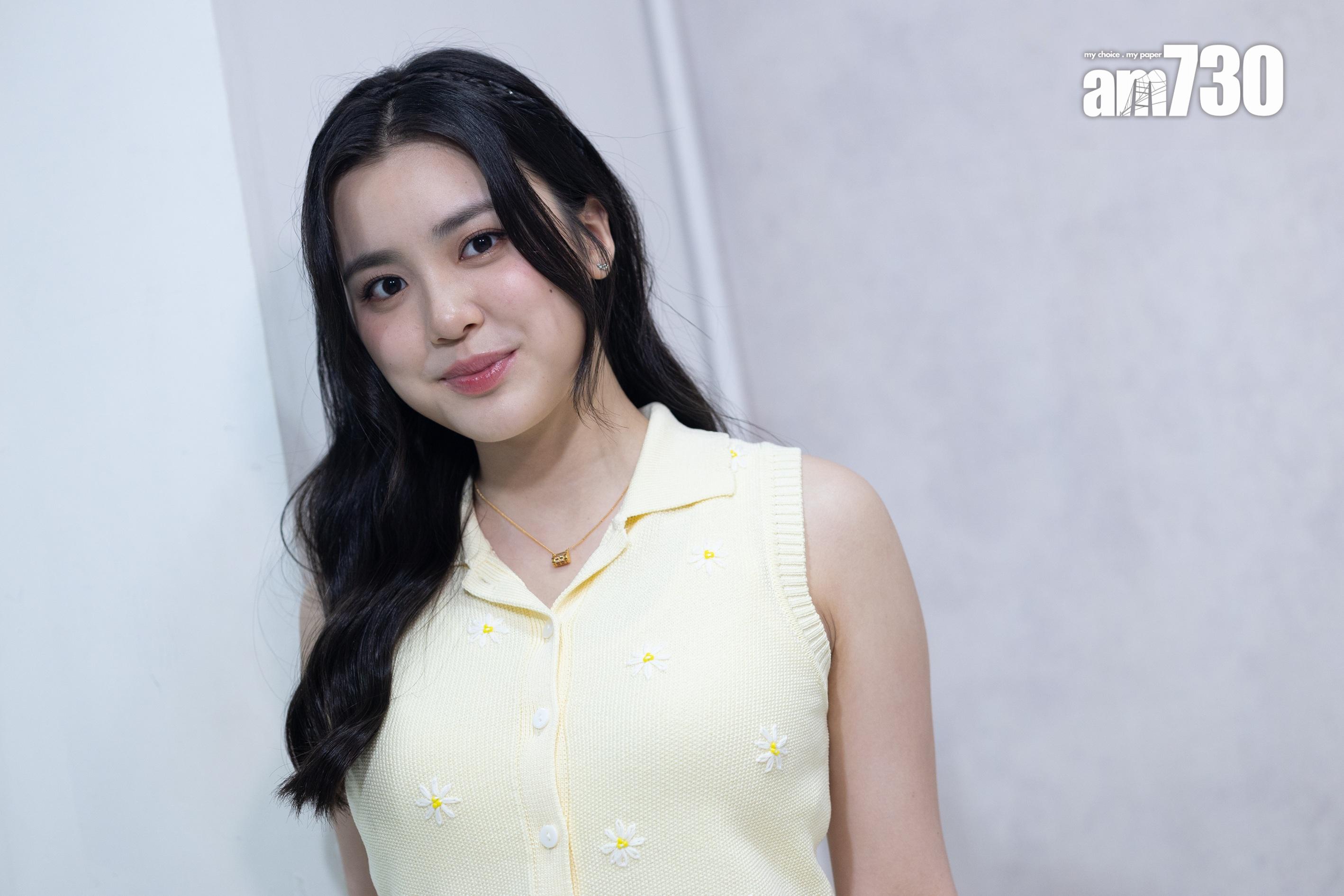 Chantel搞笑地澄清自己閱讀中文無障礙。(蘇文傑攝)