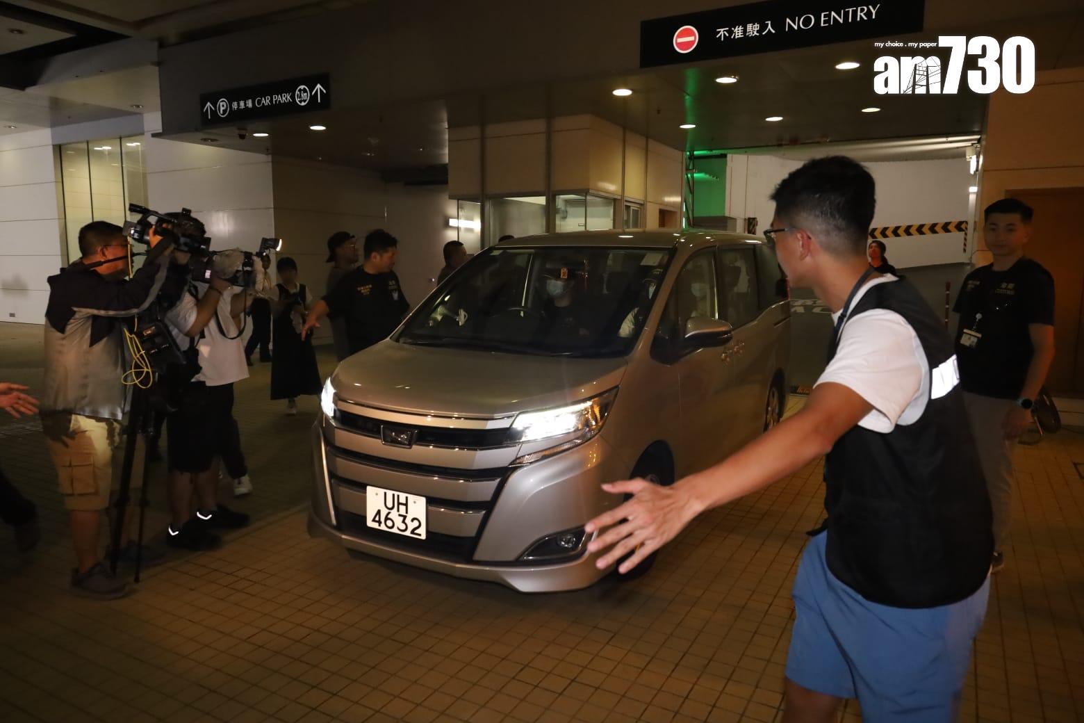 海關拘捕兩人。(鍾式明攝)