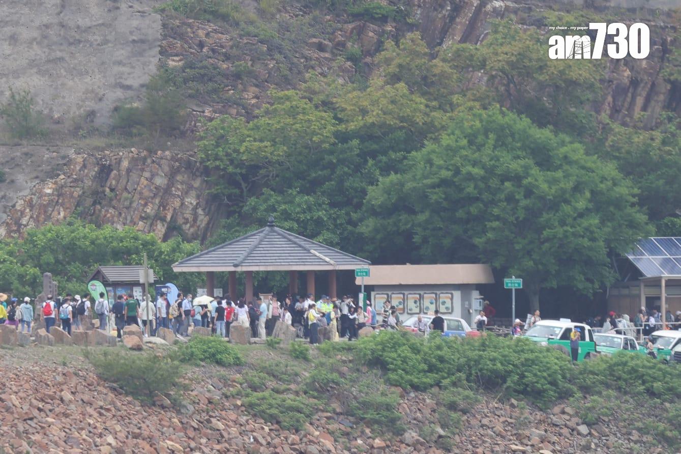 萬宜水庫東壩成為旅客深度遊的熱門地點。(吳康琦攝)