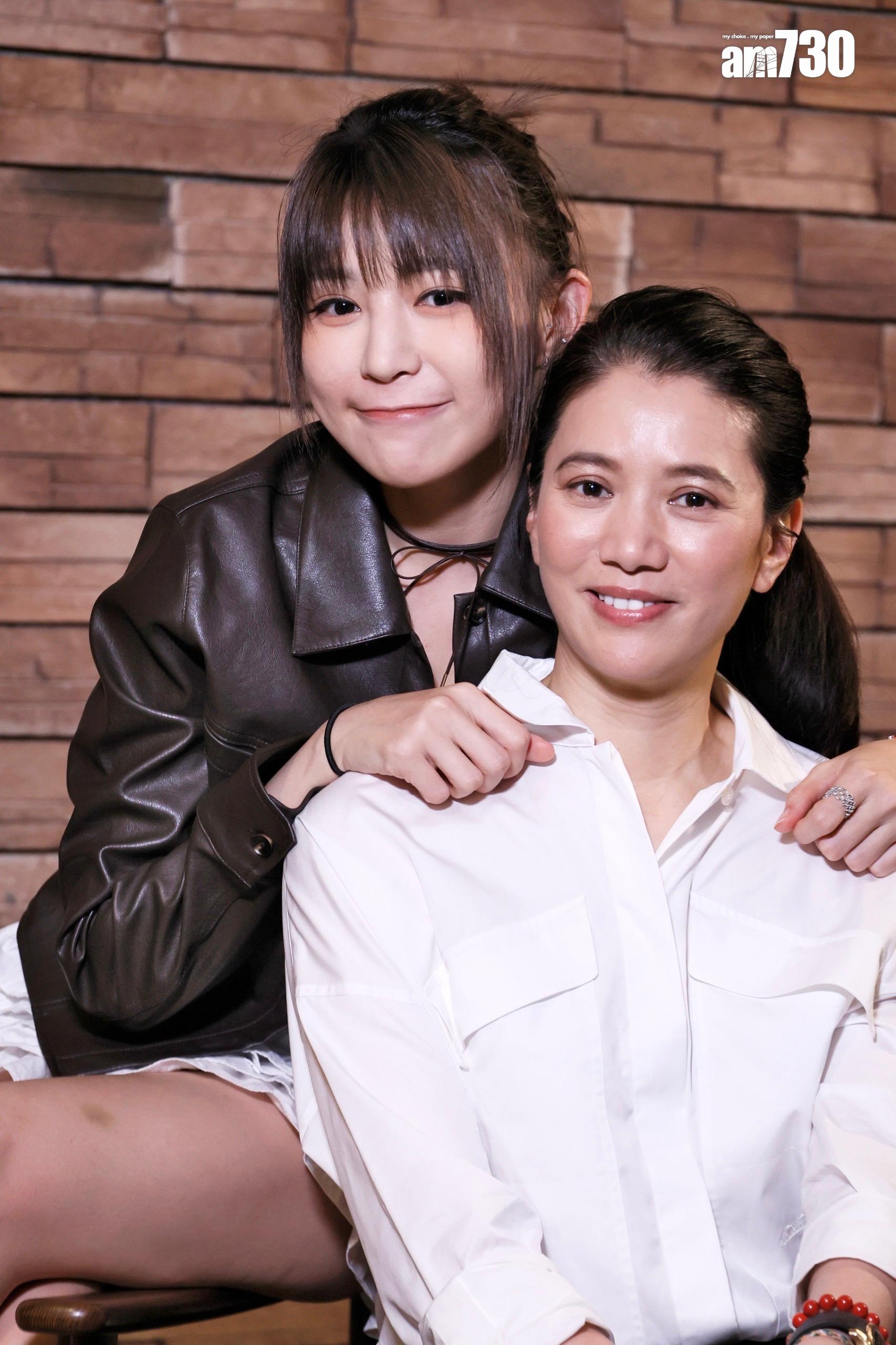 袁詠儀和「翻版林明禎」黃潔琪在電影《OMG!阿媽有喜》首次合作。(林俊源攝)