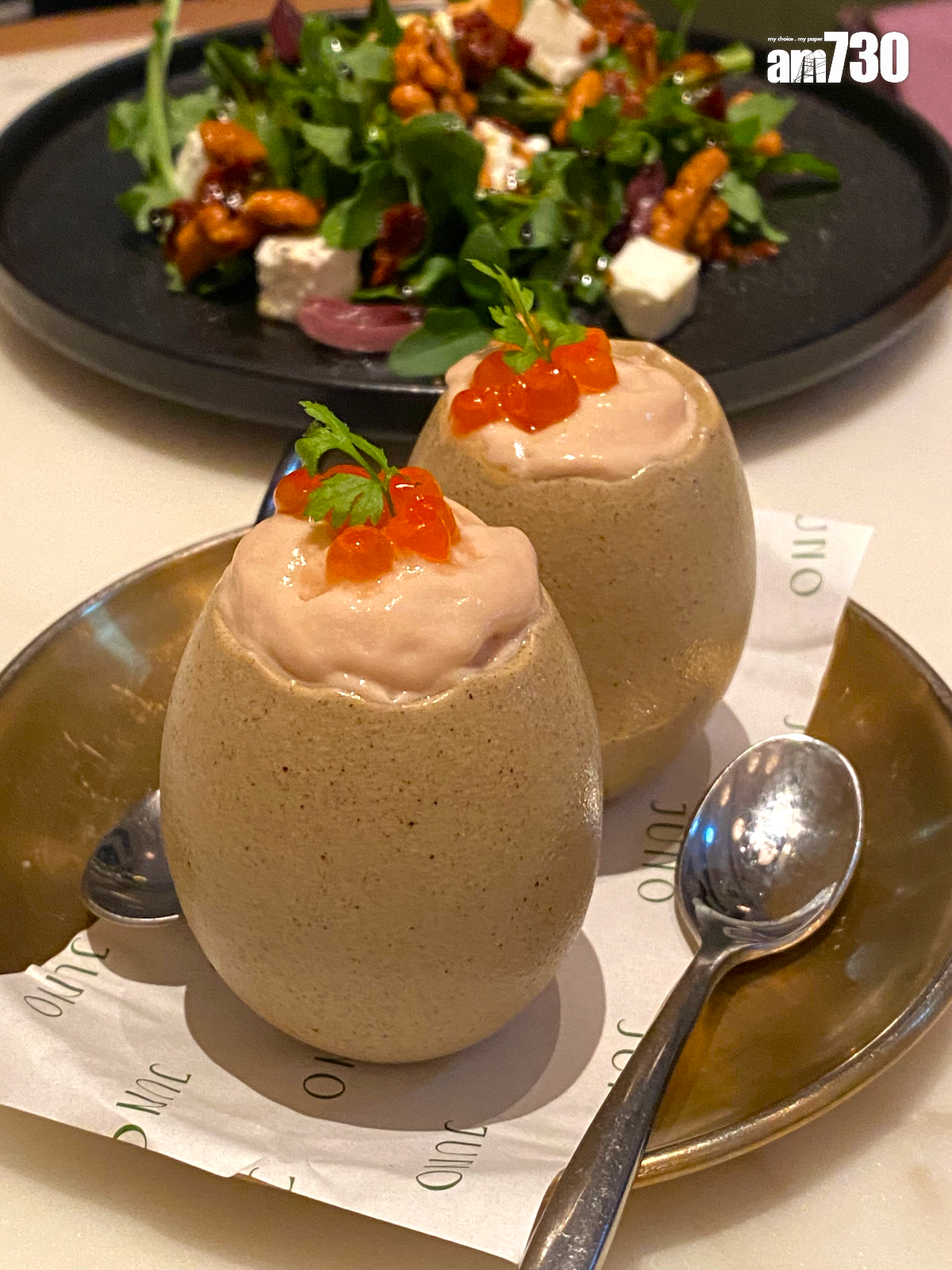 吞拿魚蛋黃醬泡沫$60/2份 吞拿魚醬濃縮輕盈又幼滑,配三文魚子非常可口。