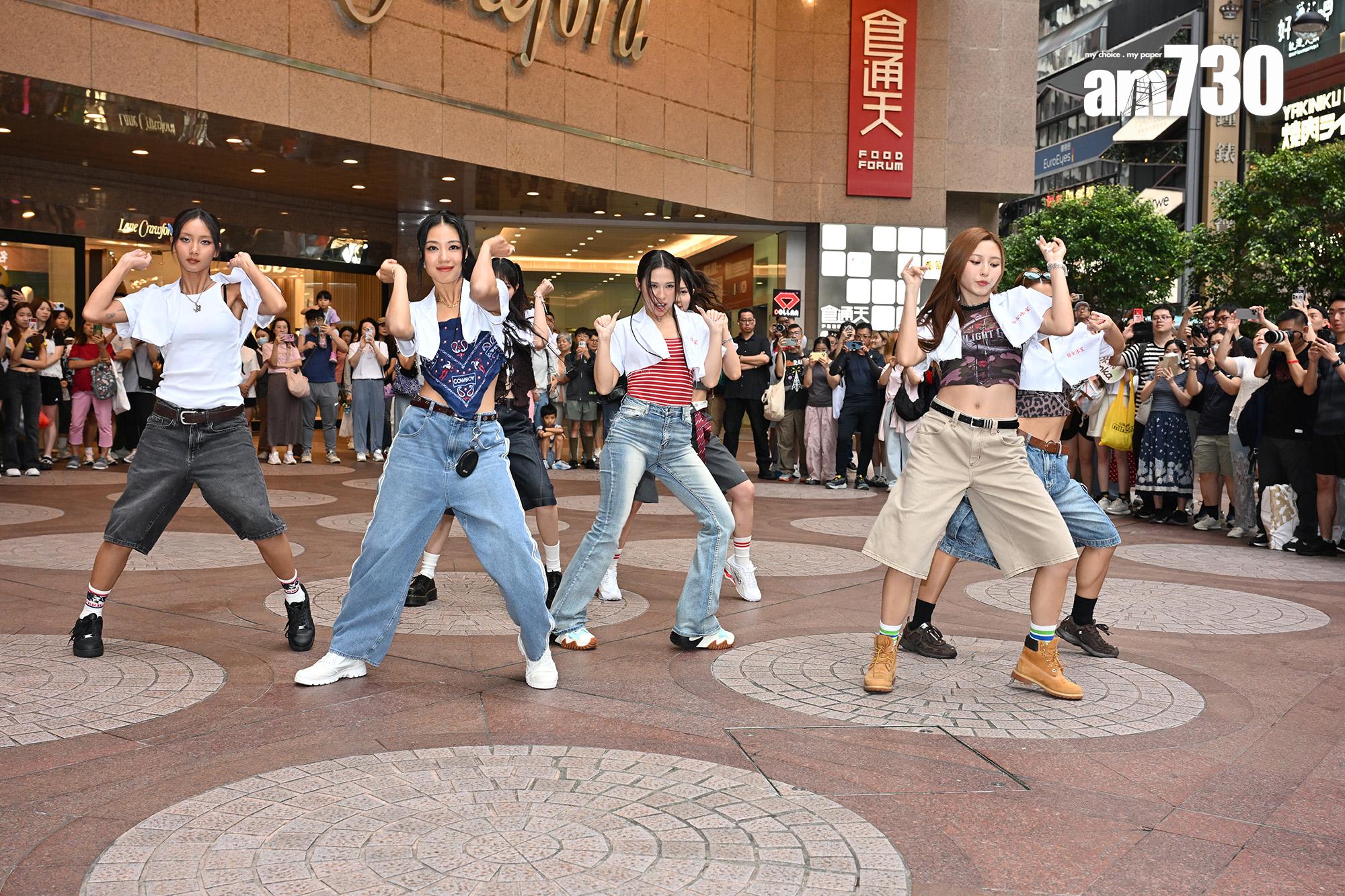 COLLAR快閃跳唱《暴走女團》,大批粉絲守候,場面墟冚。(娛樂組攝)