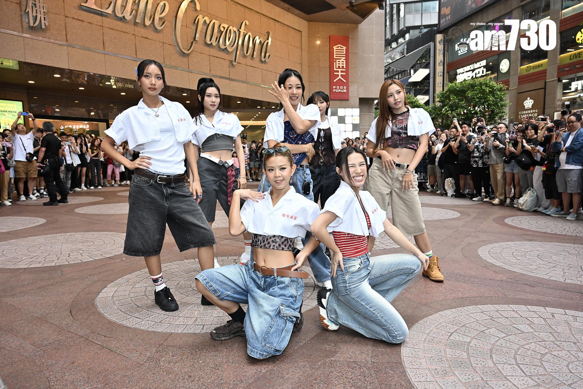 COLLAR快閃跳唱《暴走女團》,大批粉絲守候,場面墟冚。(娛樂組攝)