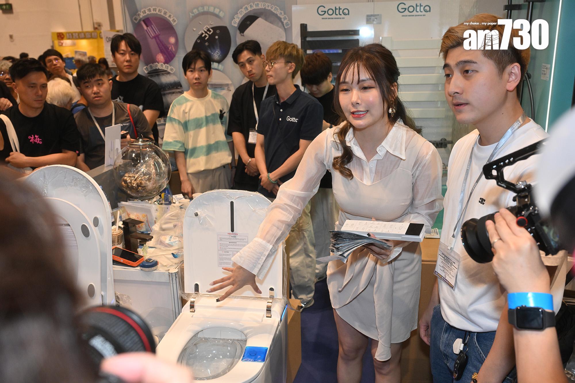 素海霖到家居博覽為品牌宣傳,吸引大批人到場拍照。(娛樂組攝)